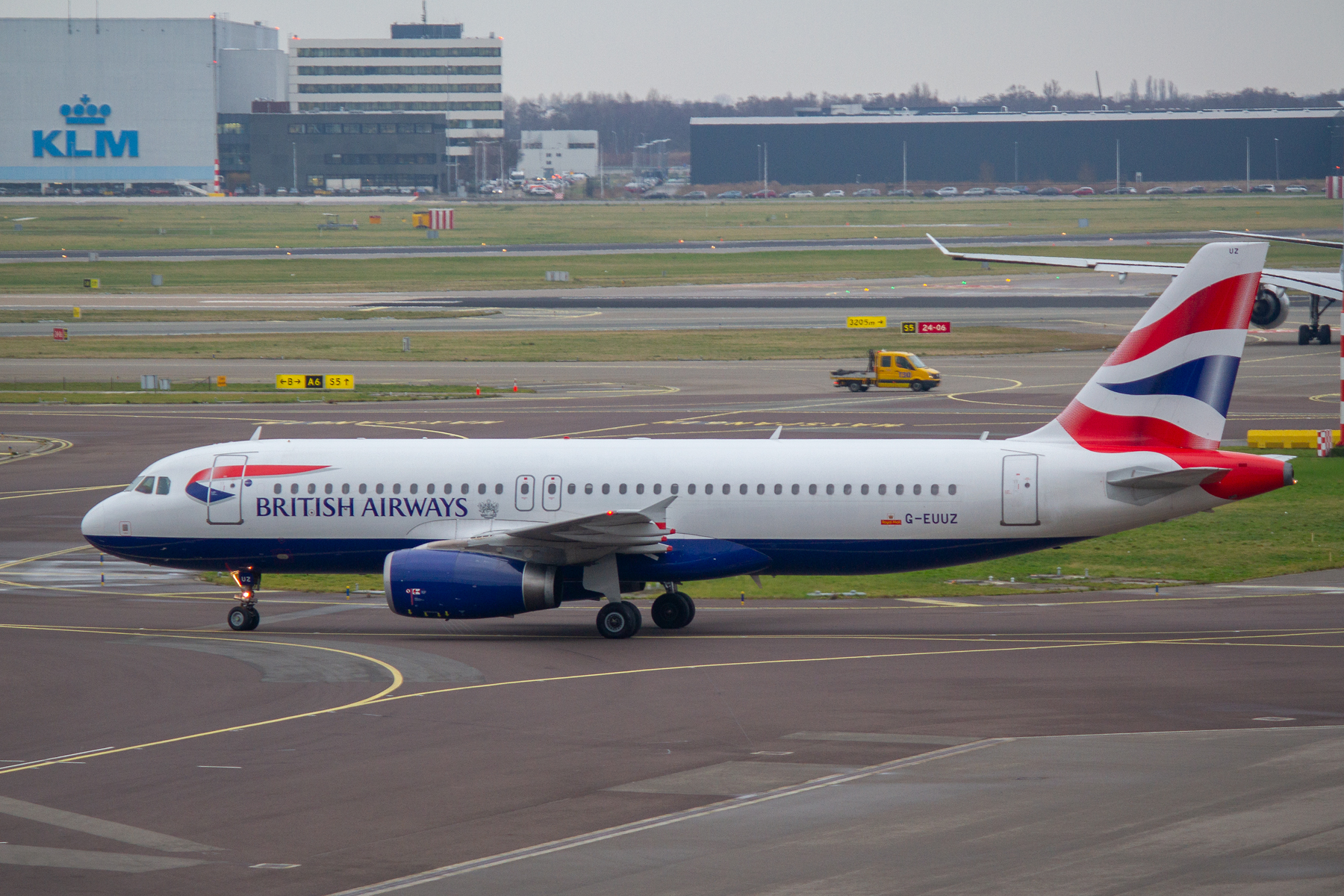 British Airways Airbus A320-200 G-EUUZ at Schiphol