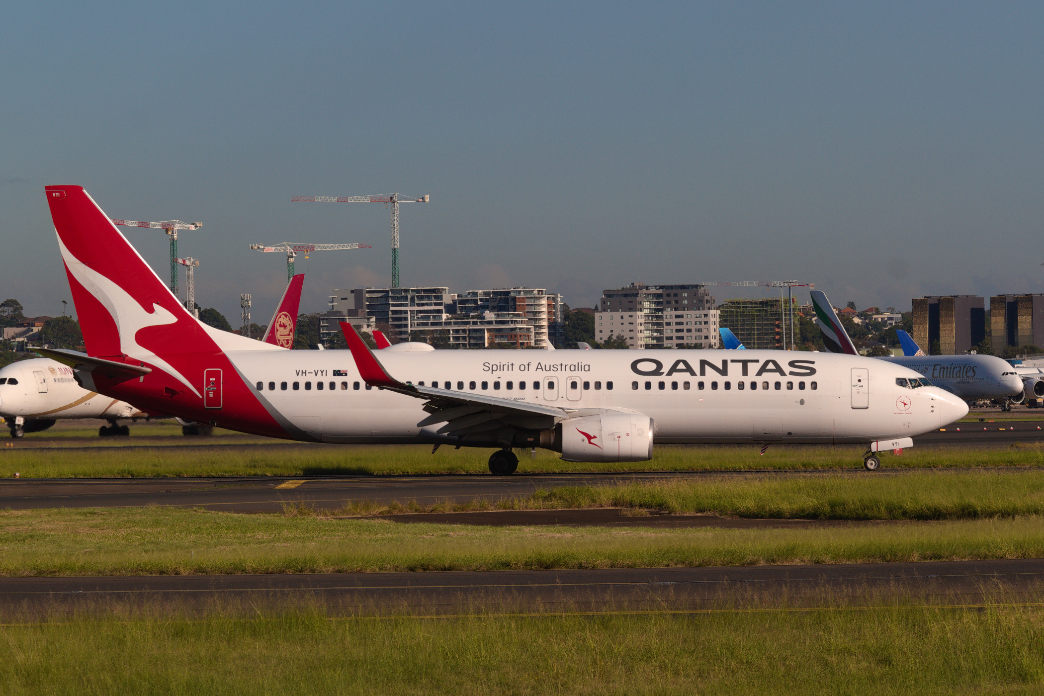Qantas Boeing 737-800 VH-VYI at Kingsford Smith
