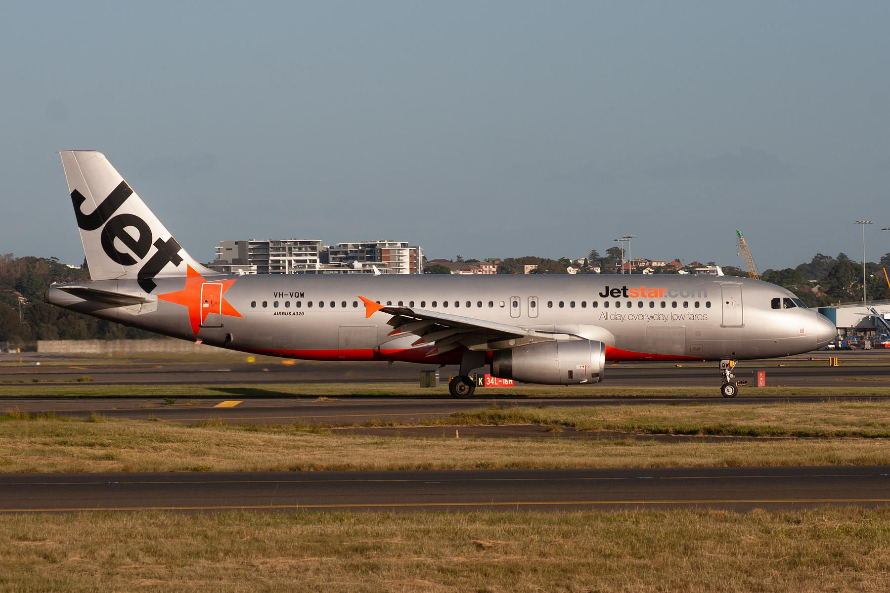 Jetstar Airways Airbus A320-200 VH-VQW at Kingsford Smith