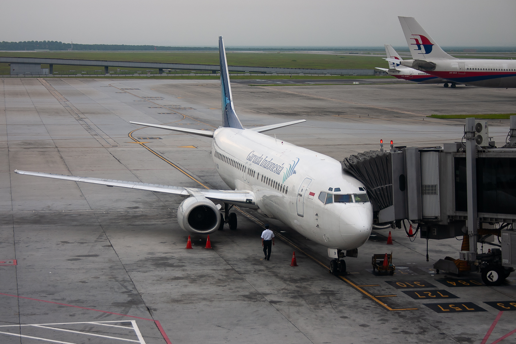 Garuda Indonesia Boeing 737-400 PK-GZM at Sepang