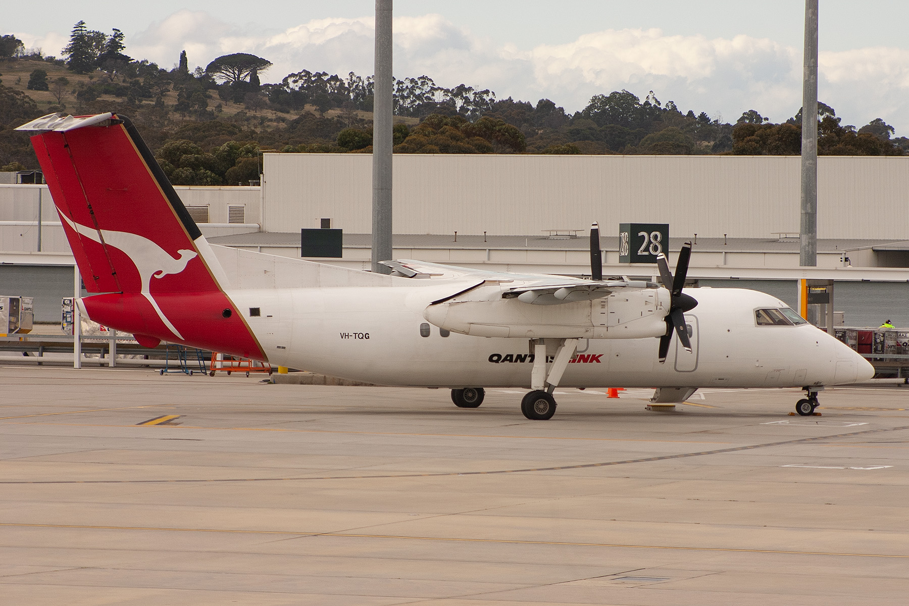 QantasLINK deHavilland Canada DHC8-200 VH-TQG at Tullamarine