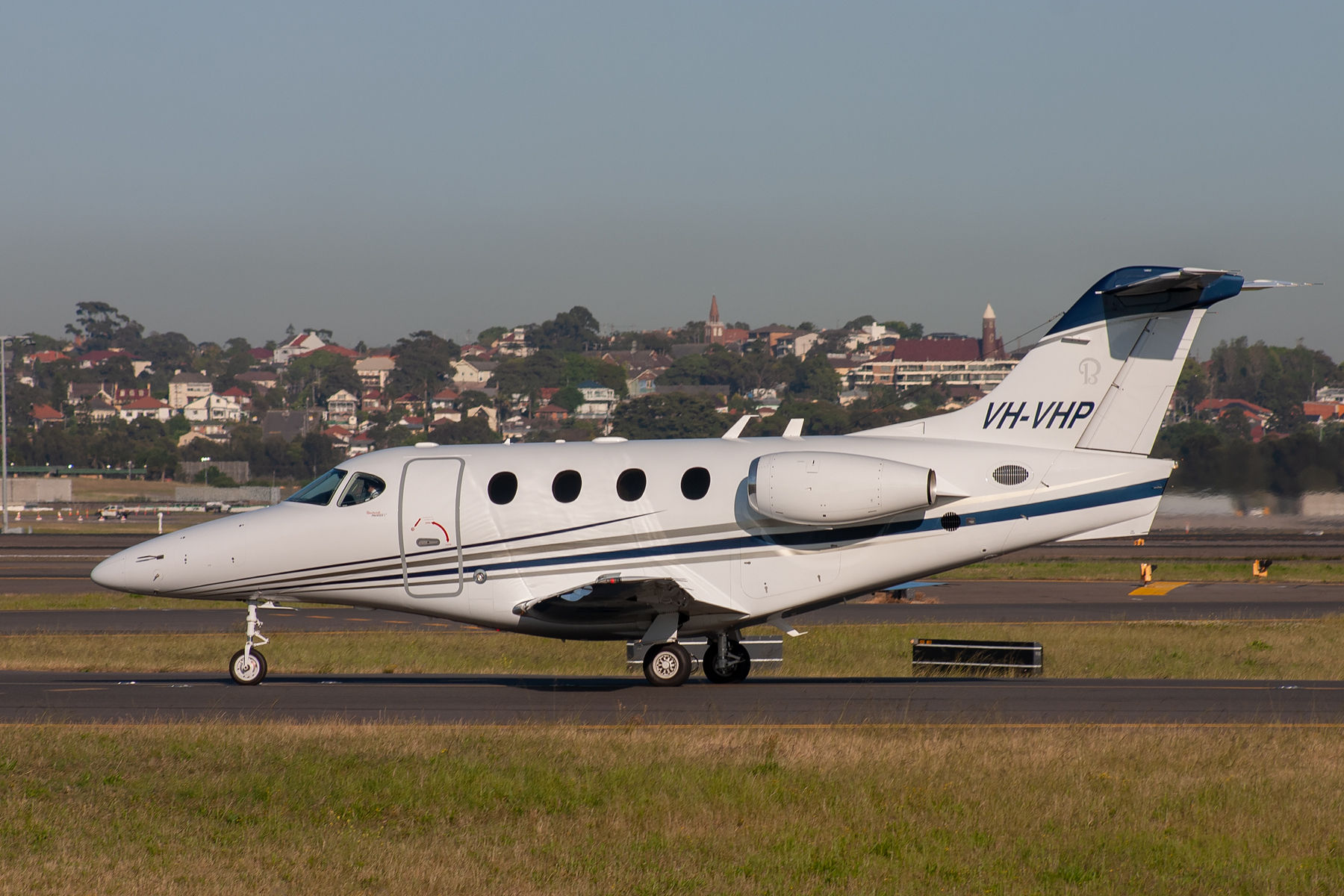 Sydney Jet Charter (Pty) Hawker Hawker 390A VH-VHP at Kingsford Smith