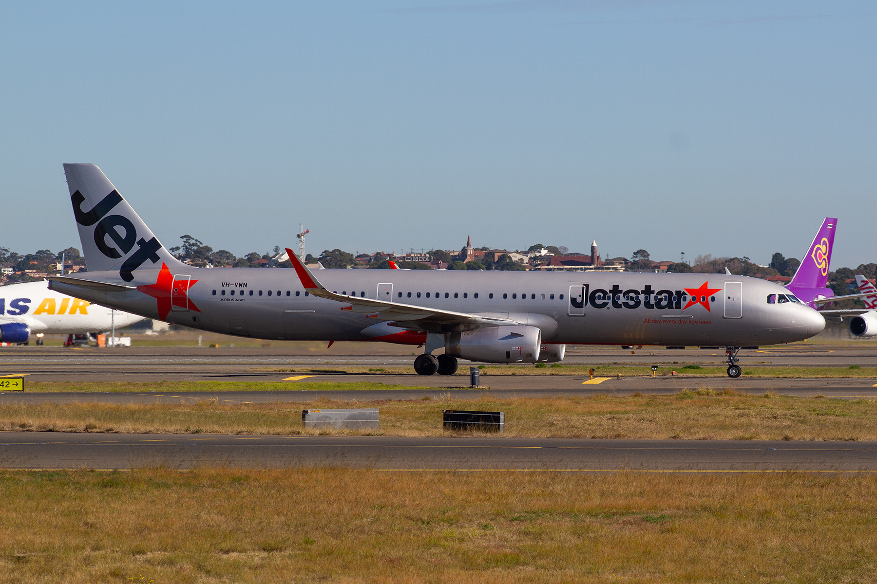 Jetstar Airways Airbus A321-200 VH-VWN at Kingsford Smith