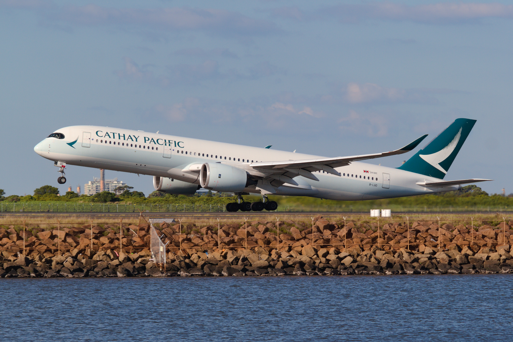 Cathay Pacific Airways Airbus A350-900 B-LQD at Kingsford Smith