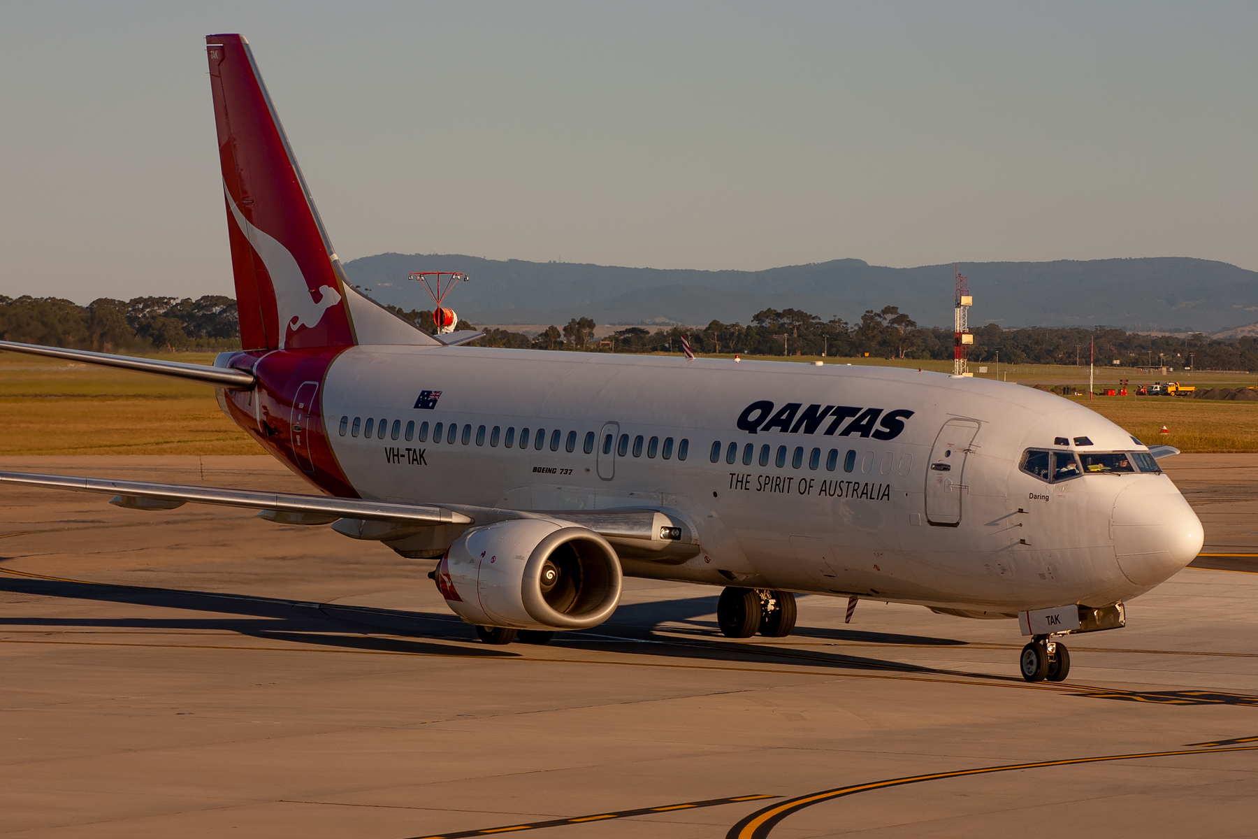 Qantas Boeing 737-300 VH-TAK at Tullamarine