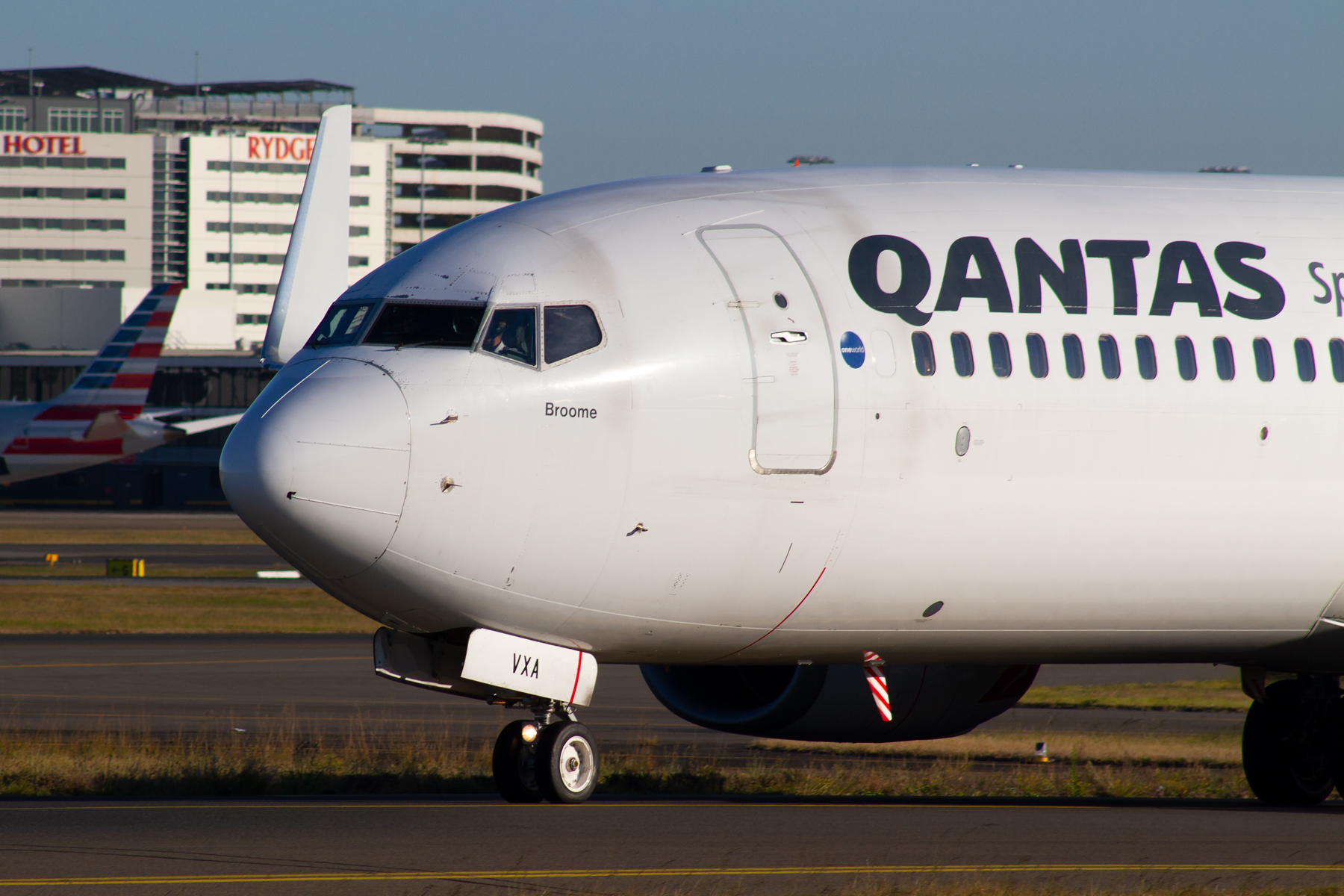 Qantas Boeing 737-800 VH-VXA at Kingsford Smith