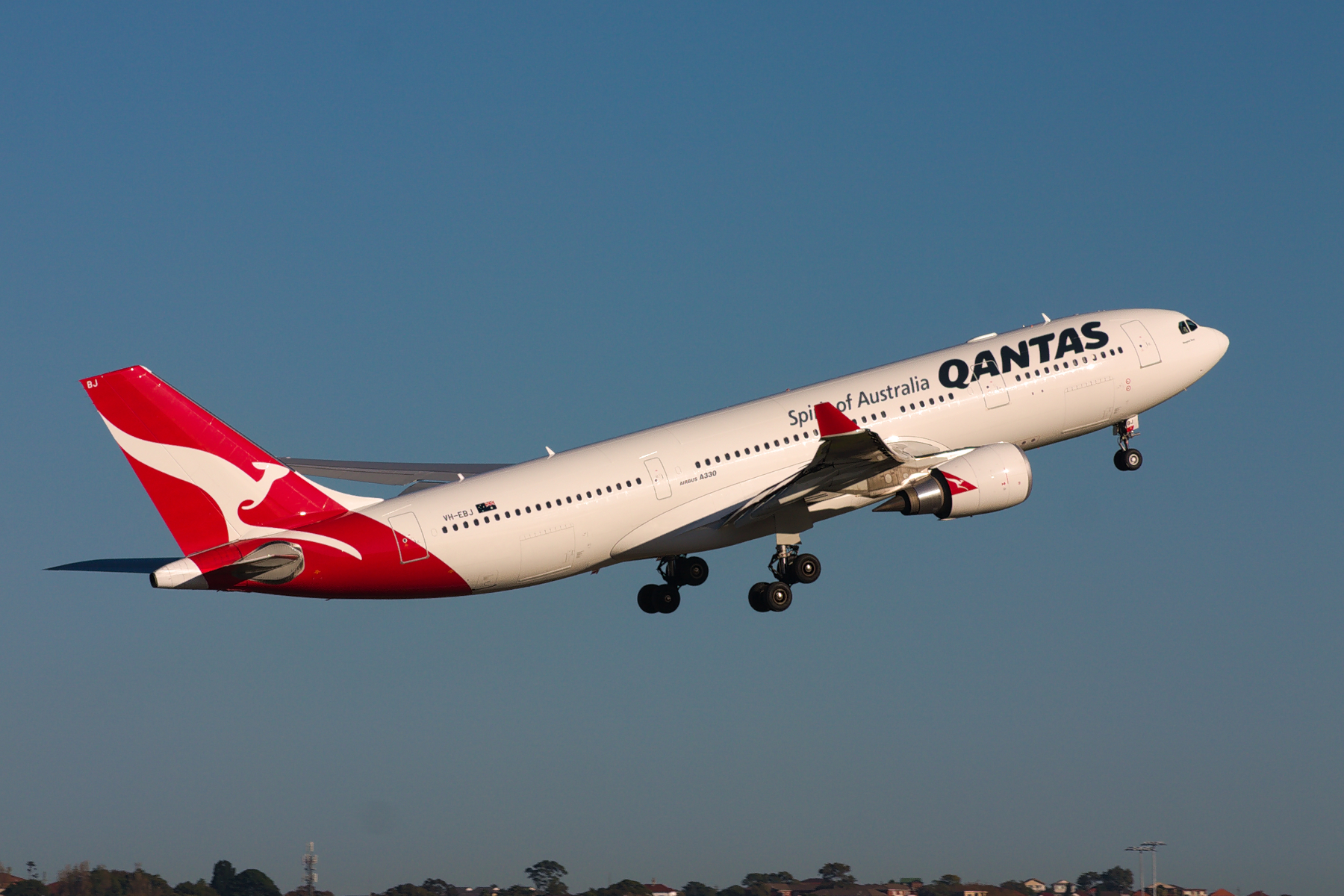 Qantas Airbus A330-200 VH-EBJ at Kingsford Smith