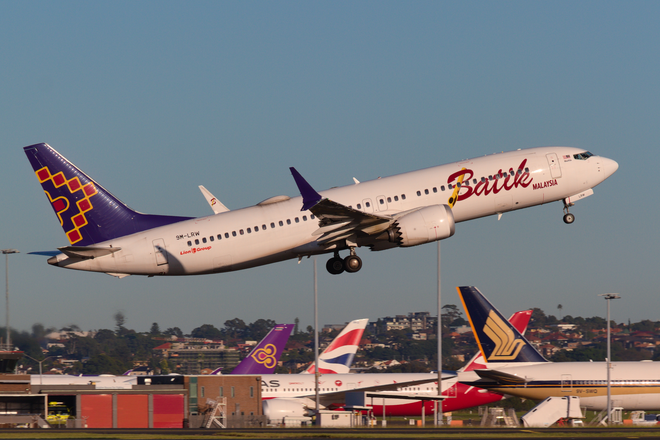 Batik Air Malaysia Boeing 737-MAX8 9M-LRW at Kingsford Smith