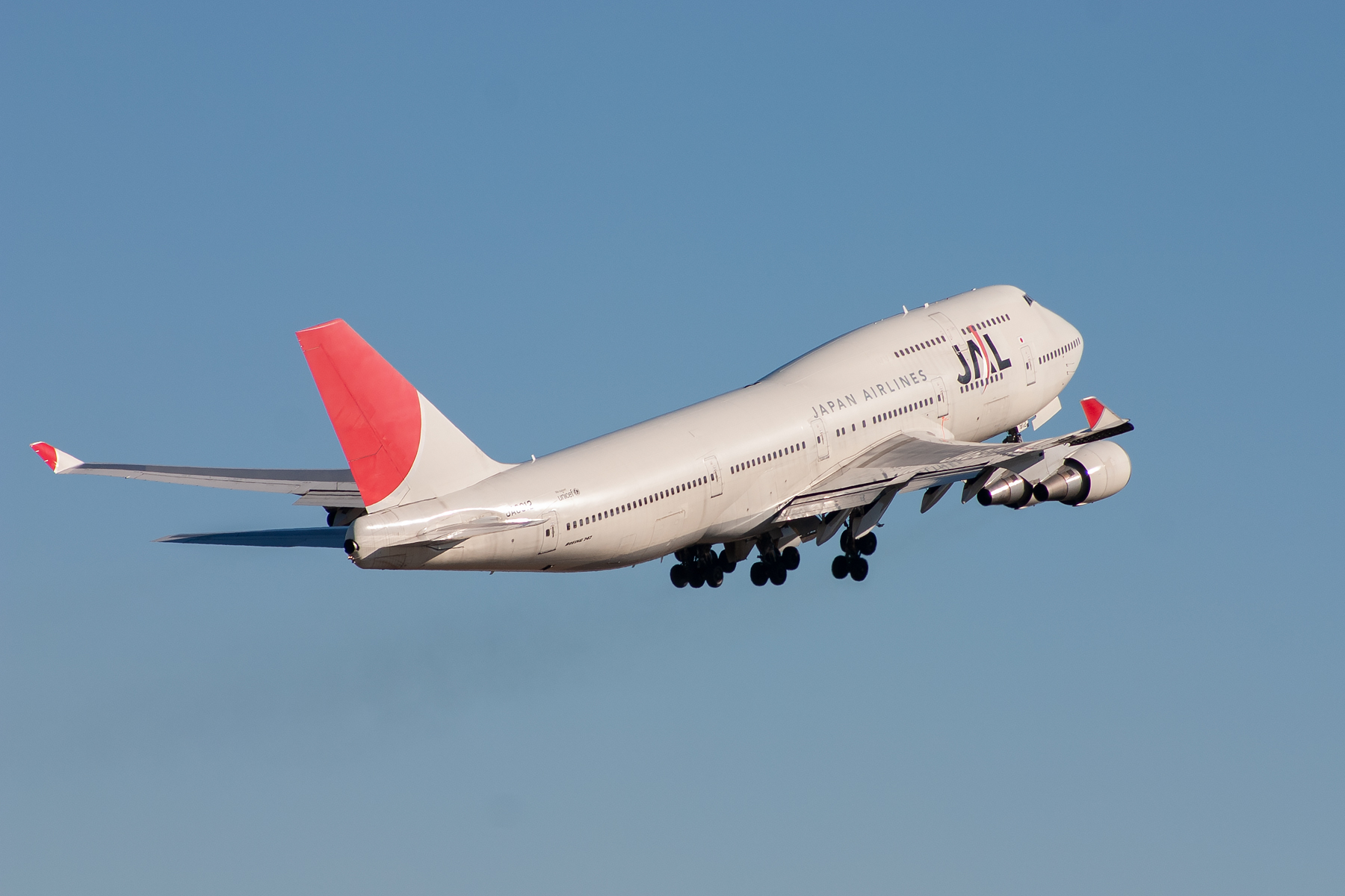 Japan Airlines Boeing 747-400 JA8912 at Kingsford Smith