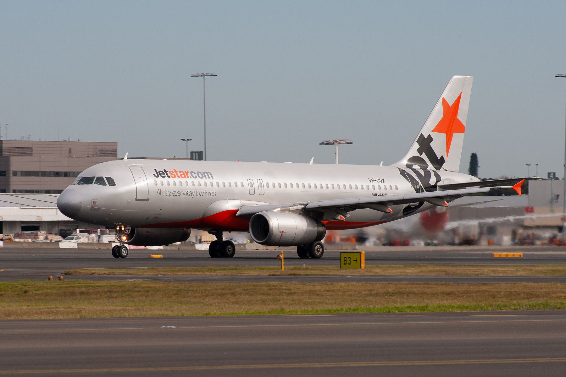 Jetstar Airways Airbus A320-200 VH-JQX at Kingsford Smith