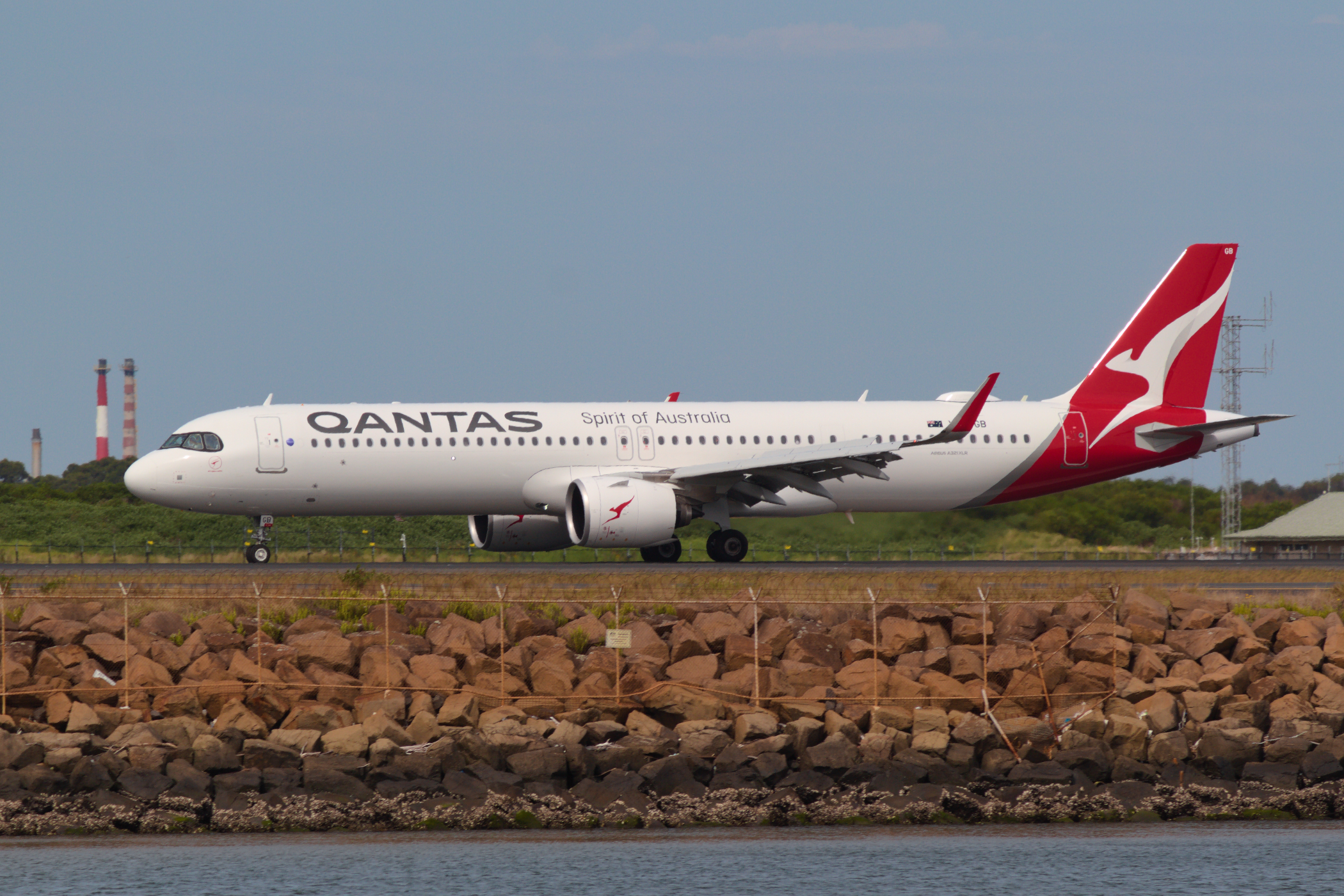 Qantas Airbus A321NEO-200XLR VH-OGB at Kingsford Smith