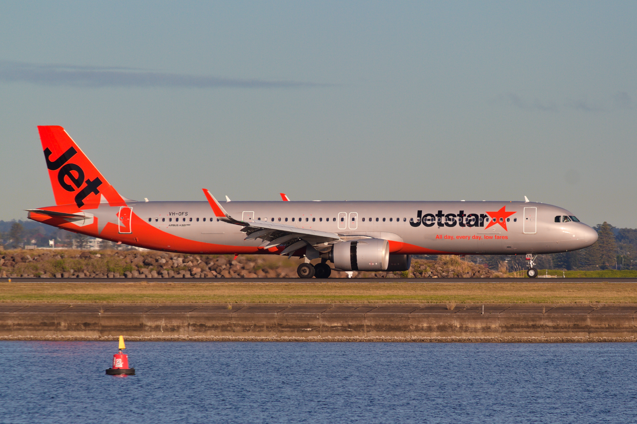 Airbus A321NEO-200LR VH-OFS at Kingsford Smith