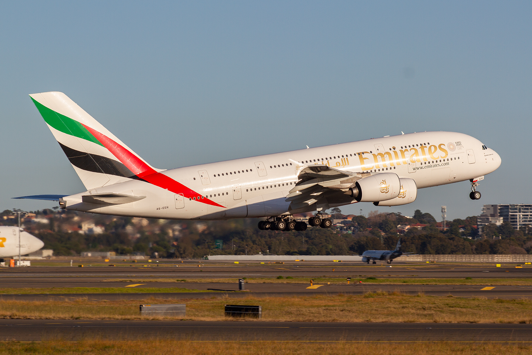 Emirates Airlines Airbus A380-800 A6-EEH at Kingsford Smith