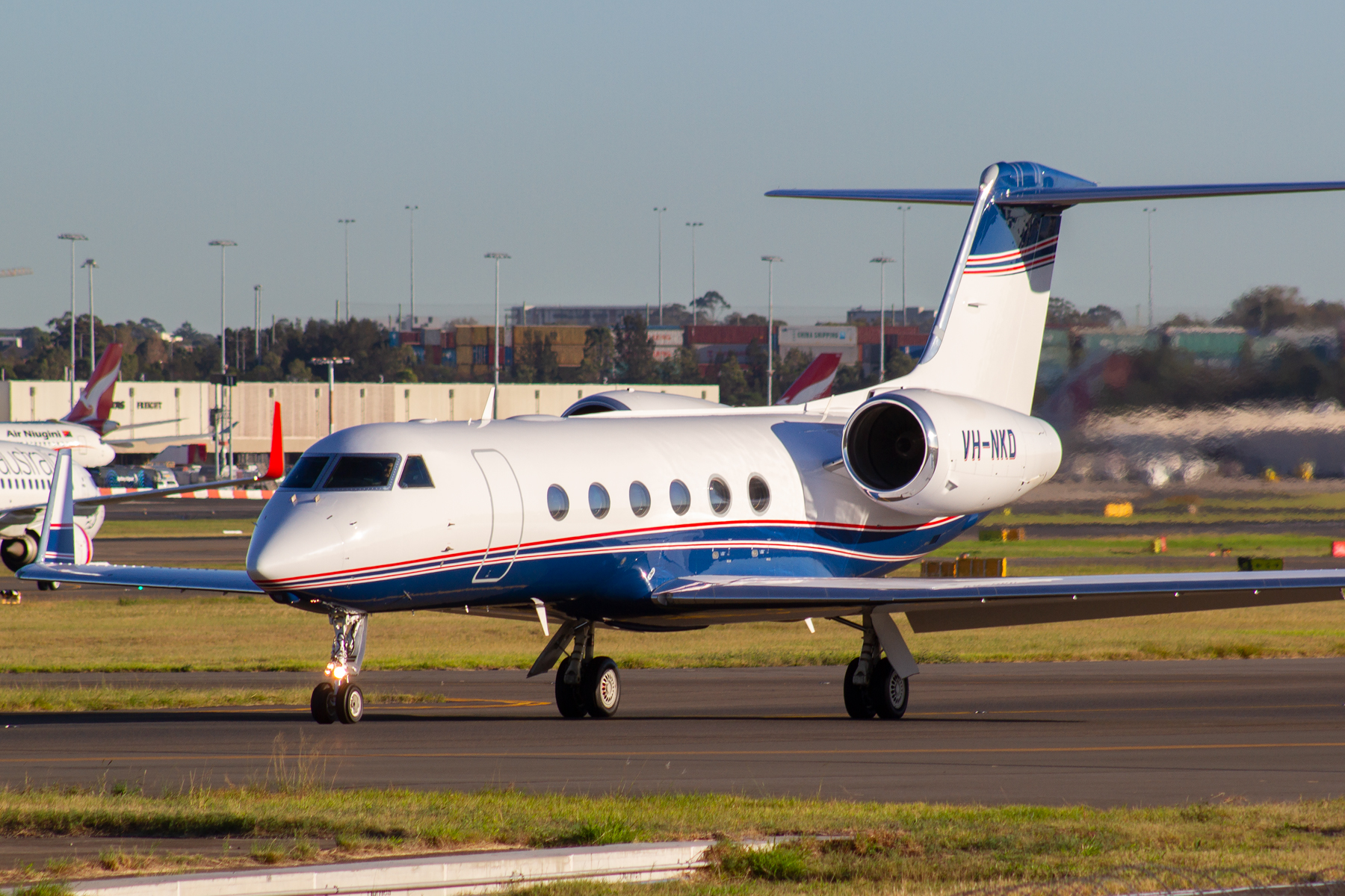 CML No.1 (Pty) Gulfstream G350 VH-NKD at Kingsford Smith