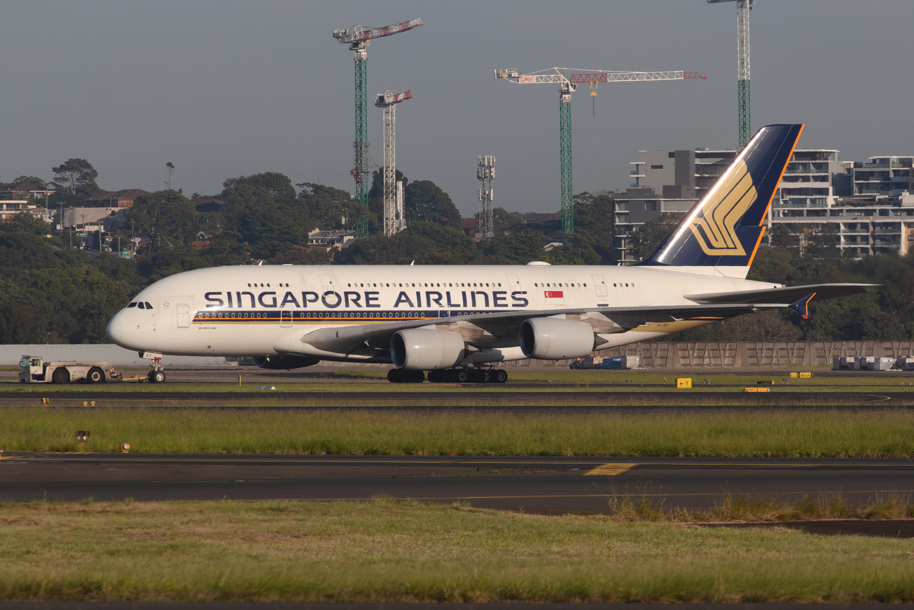 Singapore Airlines Airbus A380-800 9V-SKY at Kingsford Smith