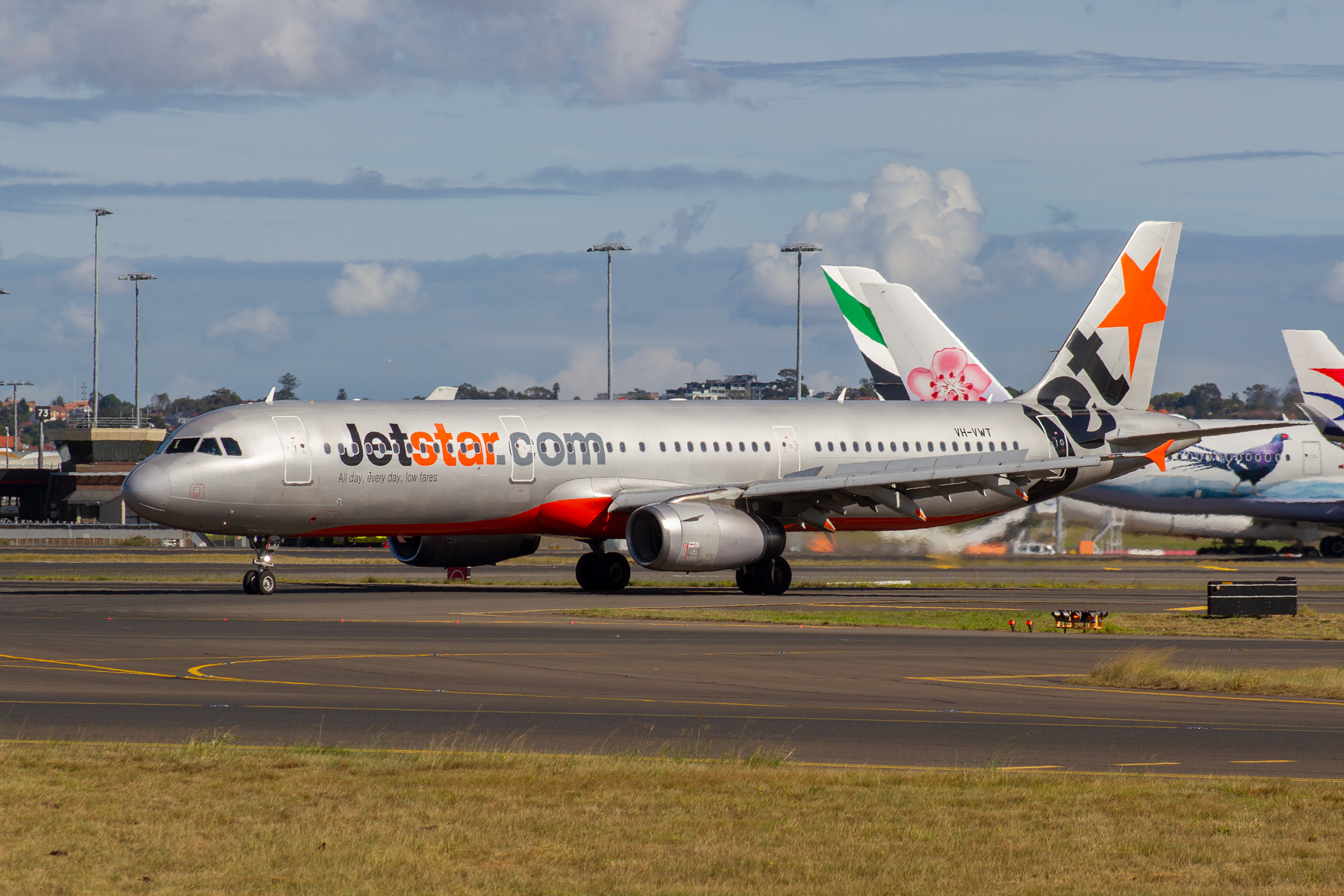 Jetstar Airways Airbus A321-200 VH-VWT at Kingsford Smith