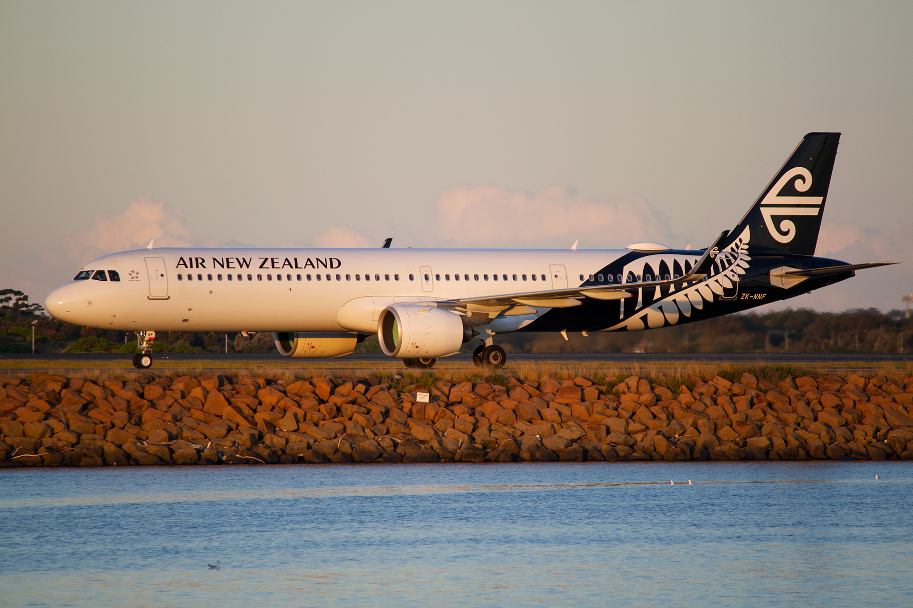 Air New Zealand Airbus A321NEO-200 ZK-NNF at Kingsford Smith