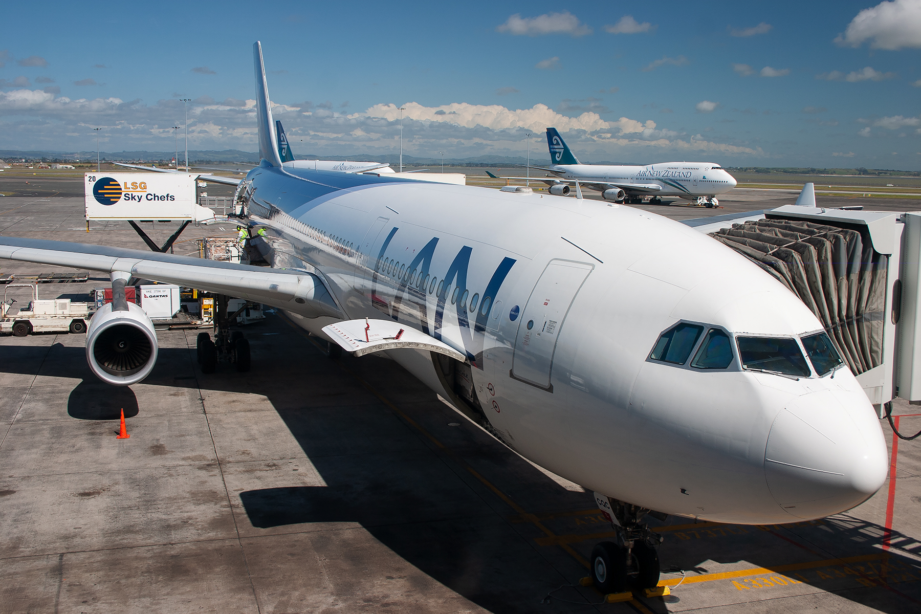 LAN Airlines Airbus A340-300 CC-CQC at Manukau