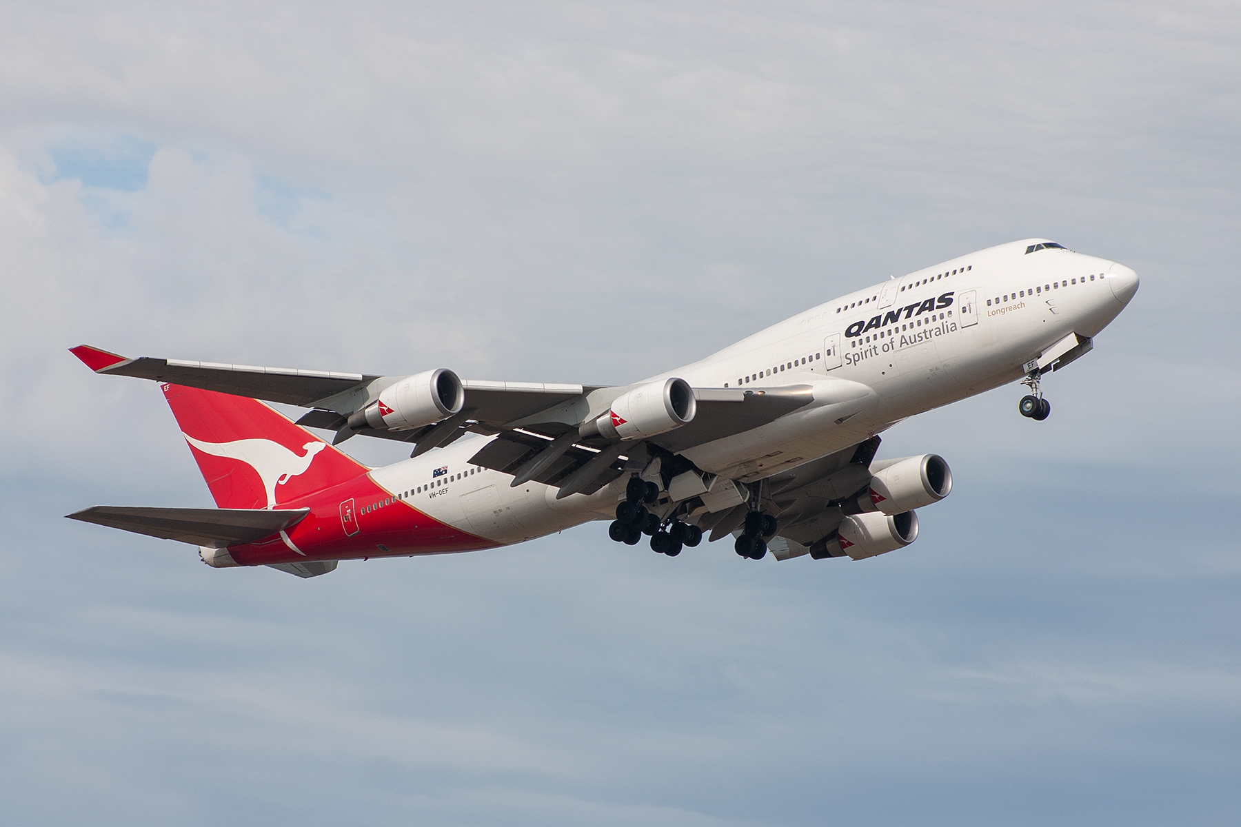 Qantas Boeing 747-400ER VH-OEF at Kingsford Smith