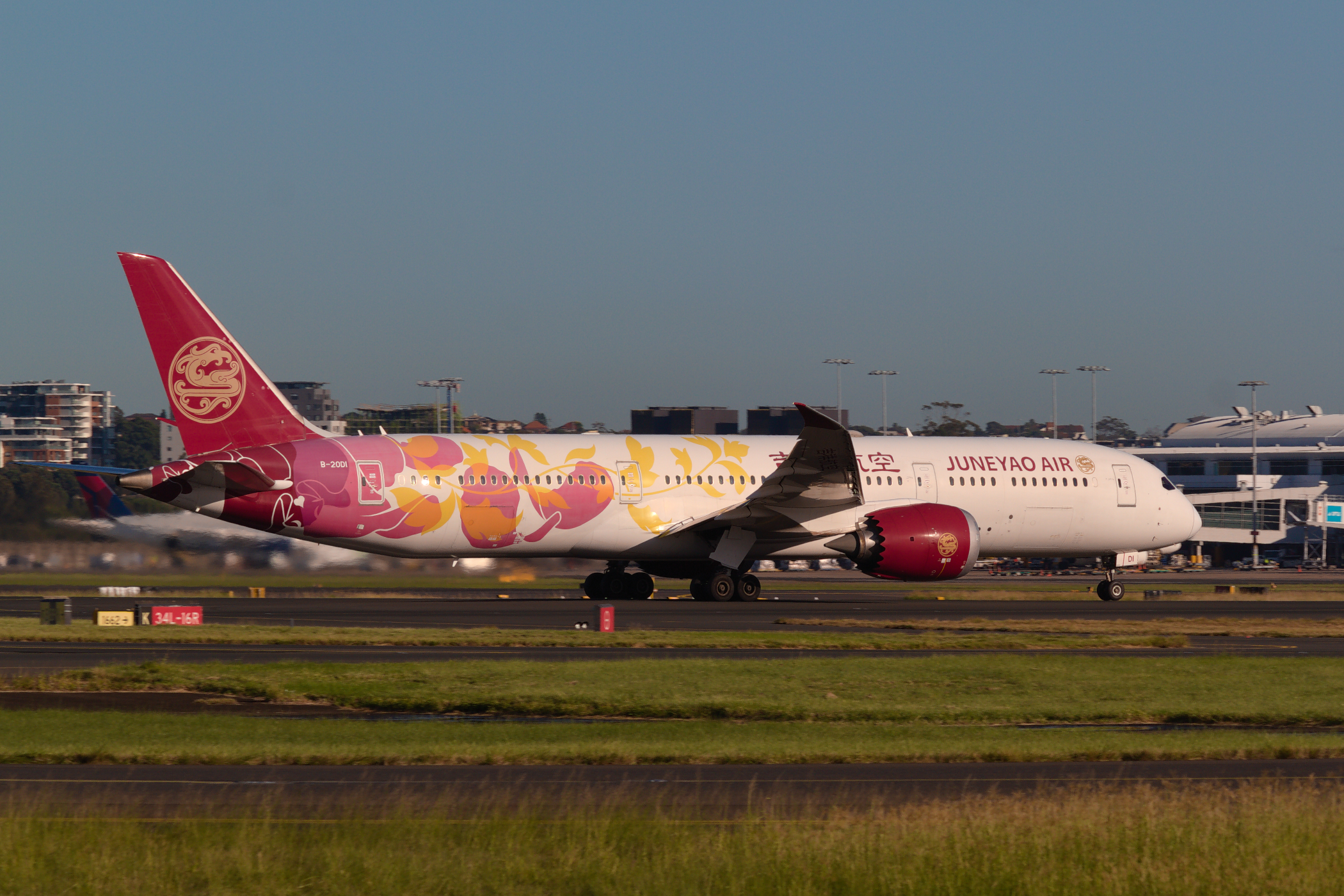 Juneyao Airlines Boeing 787-900 B-20D1 at Kingsford Smith