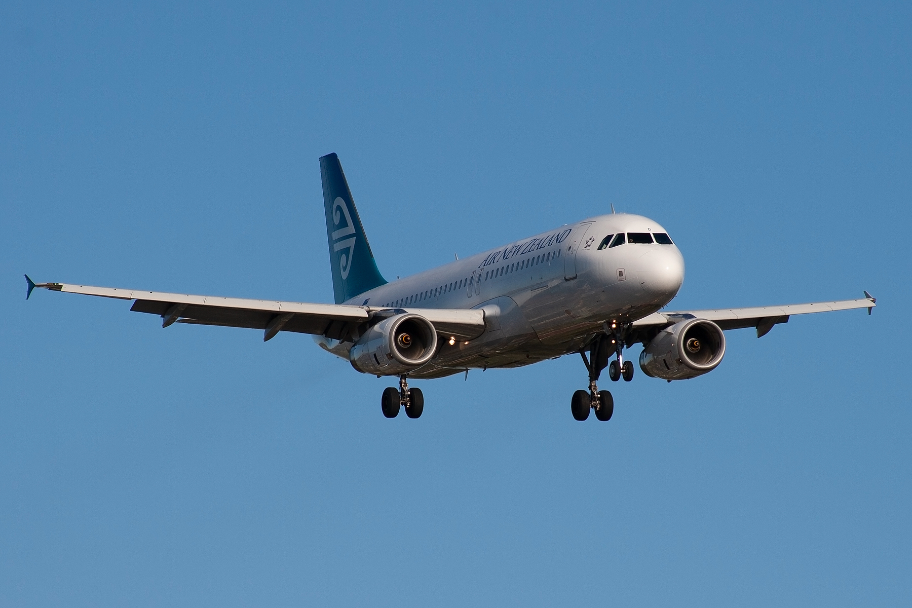 Air New Zealand Airbus A320-200 ZK-OJD at Kingsford Smith