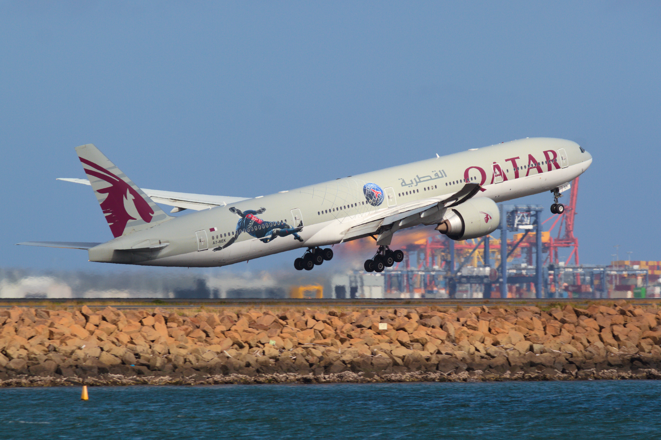 Qatar Airways Boeing 777-300ER A7-BEK at Kingsford Smith