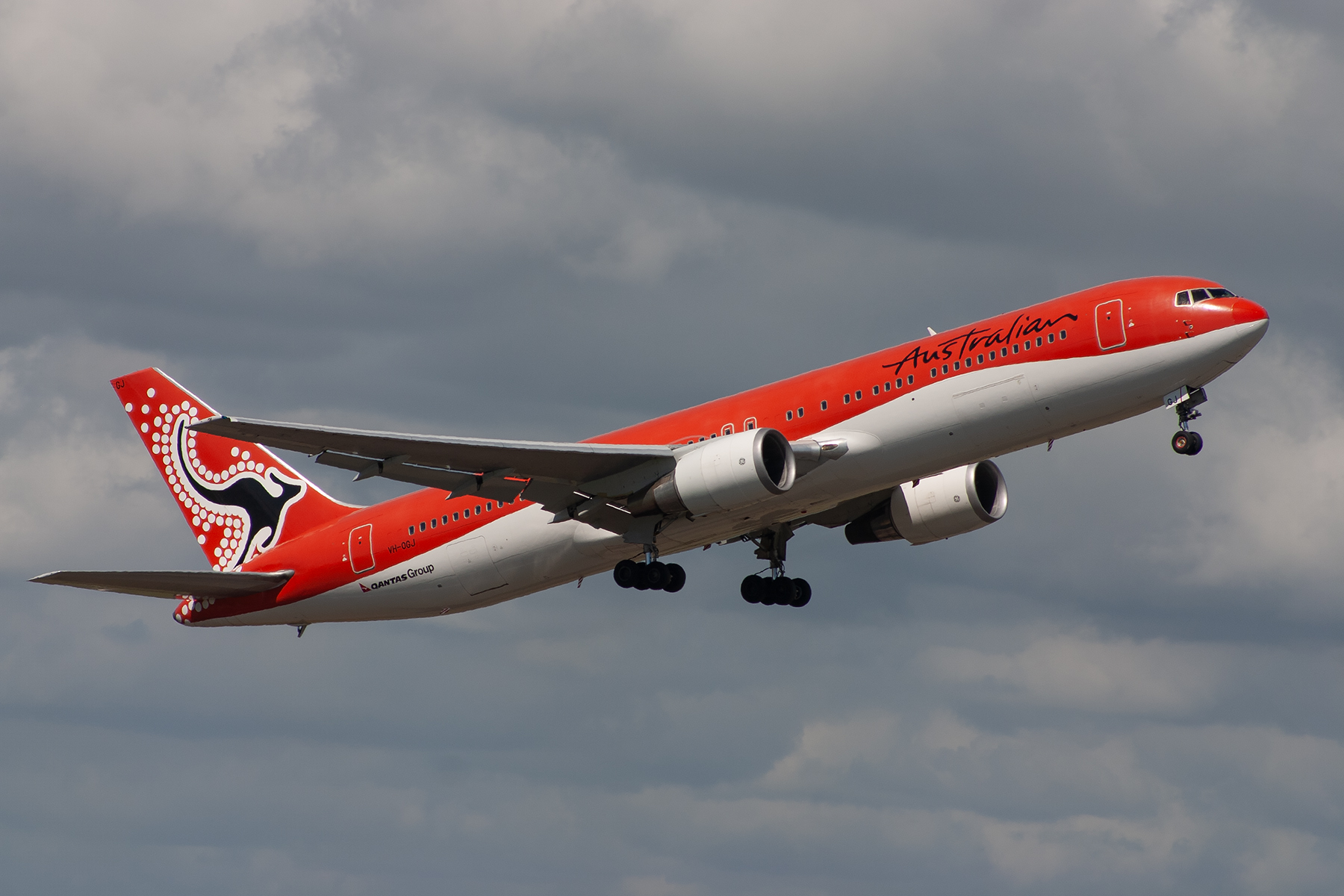 Australian Airlines Boeing 767-300ER VH-OGJ at Kingsford Smith