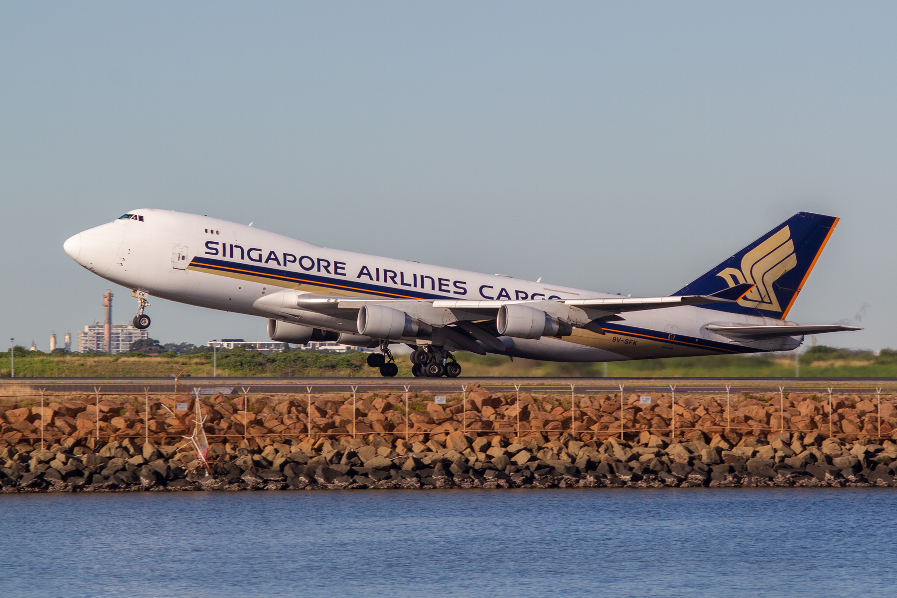 Singapore Airlines Boeing 747-400F 9V-SFK at Kingsford Smith