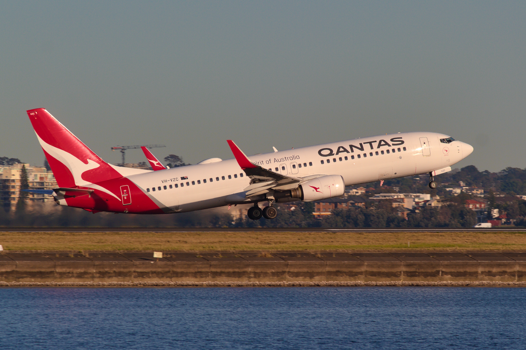Qantas Boeing 737-800 VH-VZC at Kingsford Smith