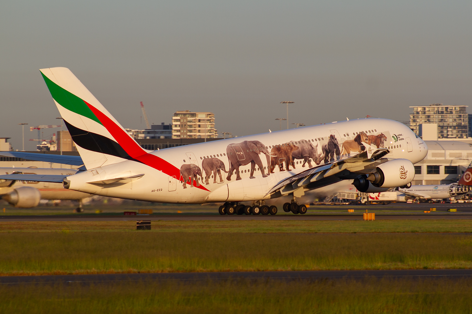 Emirates Airlines Airbus A380-800 A6-EEQ at Kingsford Smith