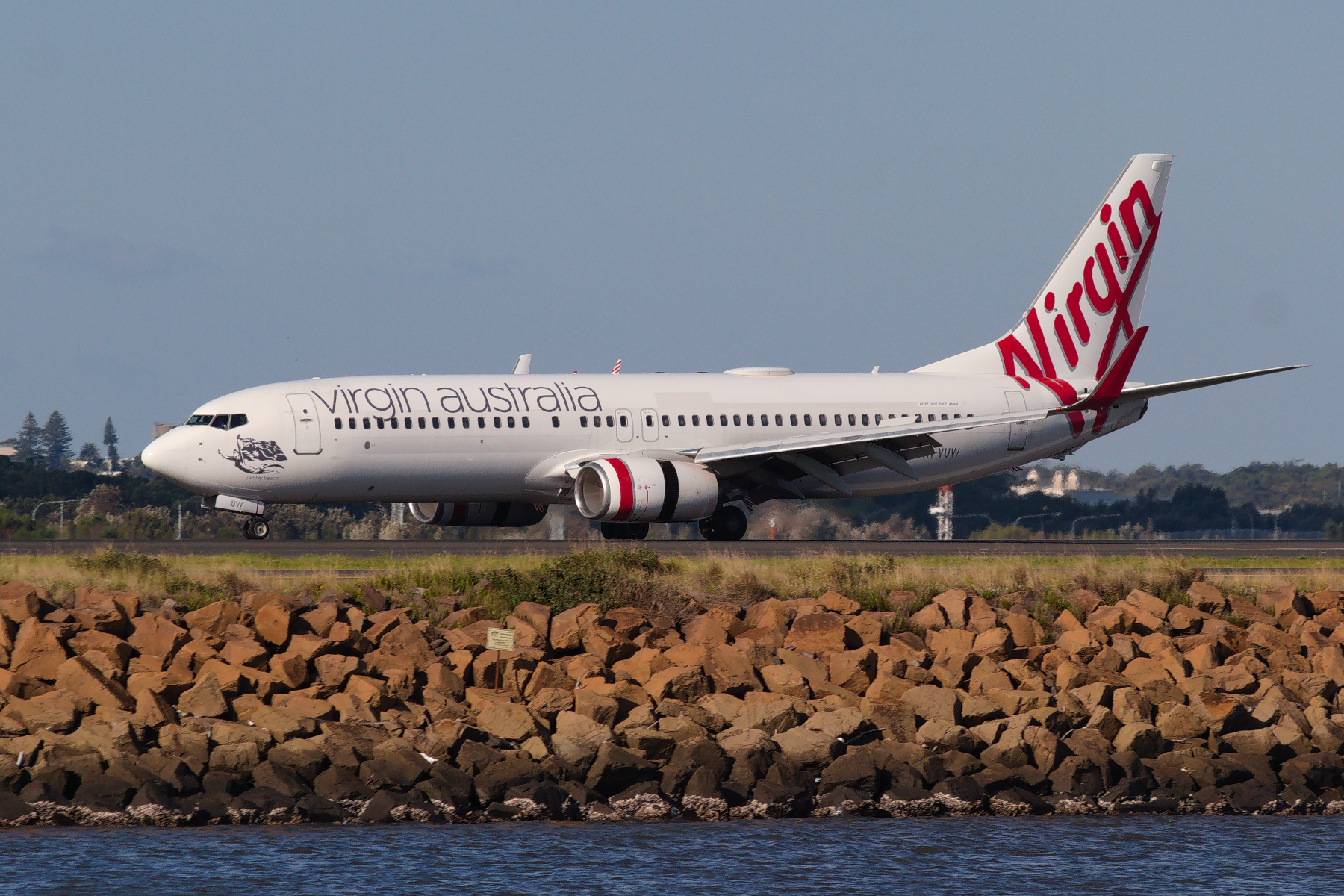 Virgin Australia Airlines Boeing 737-800 VH-VUW at Kingsford Smith