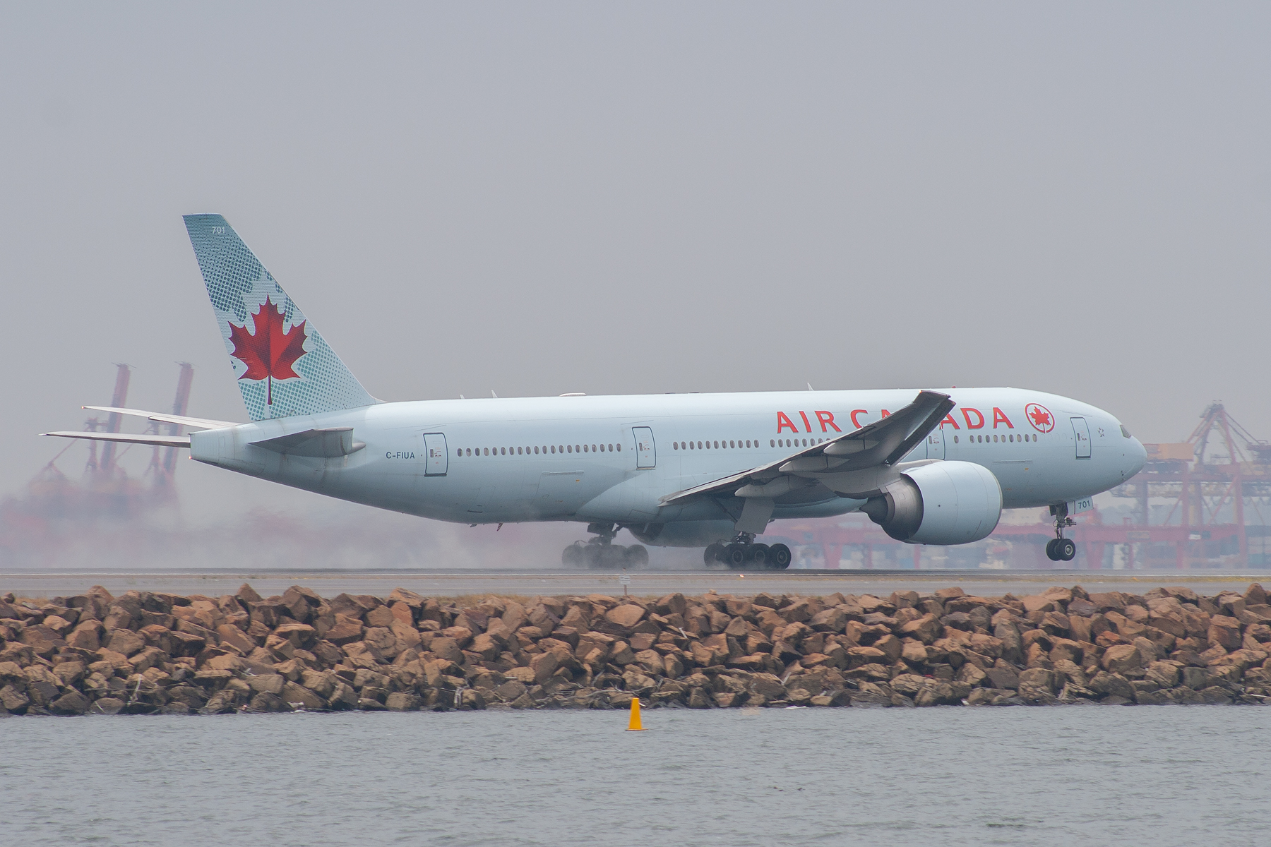 Air Canada Boeing 777-200LR C-FIUA at Kingsford Smith