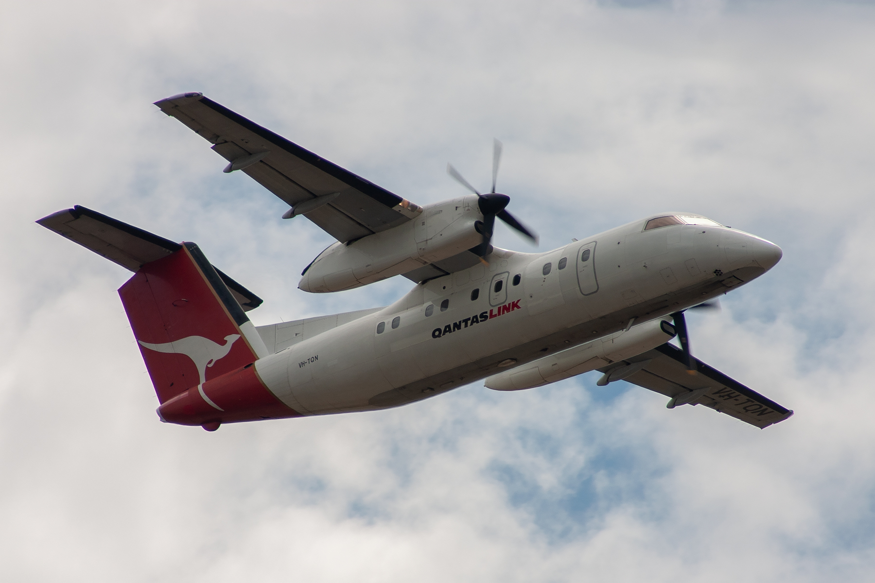 QantasLINK deHavilland Canada DHC8-100 VH-TQN at Kingsford Smith