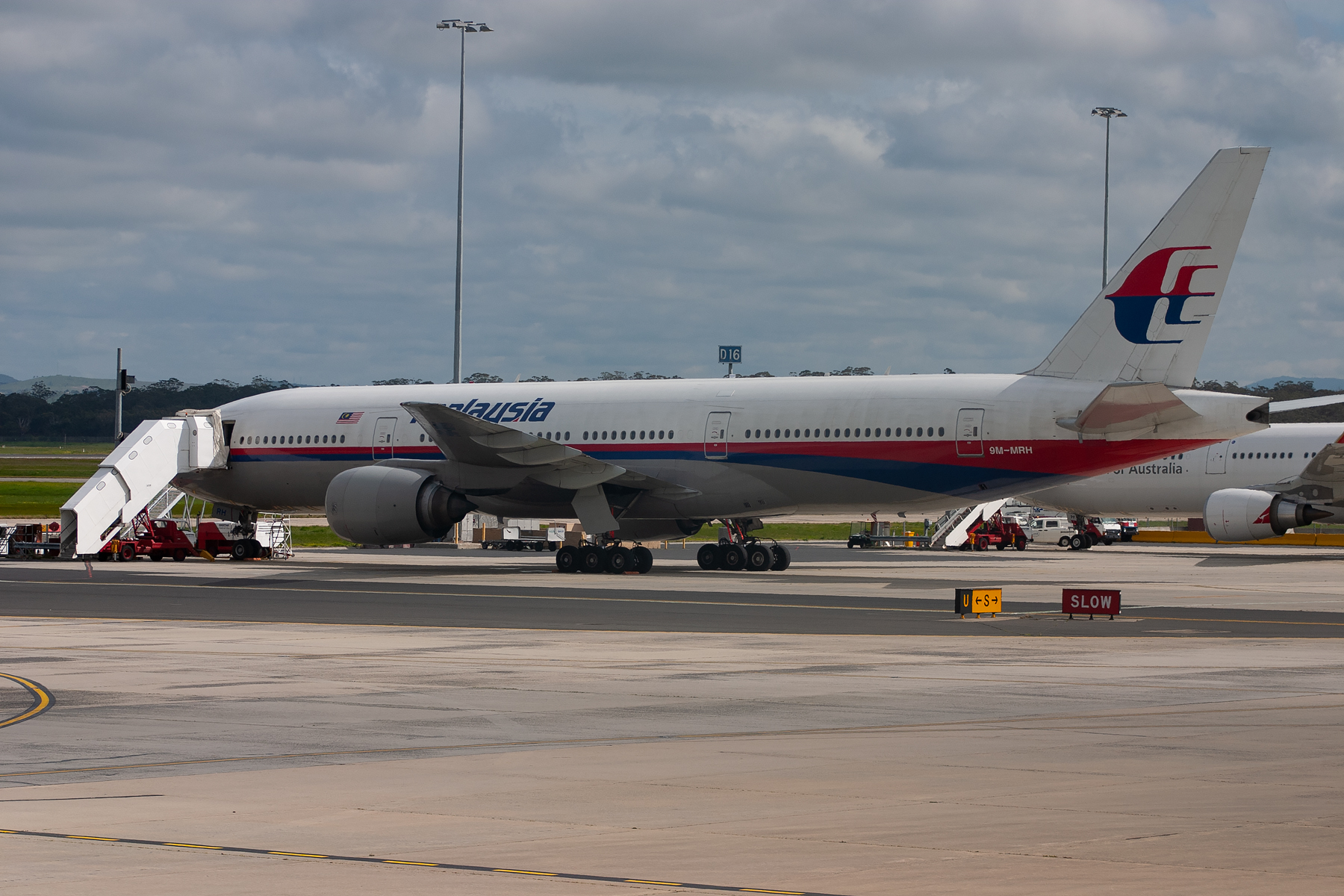 Malaysian Airlines Boeing 777-200ER 9M-MRH at Tullamarine