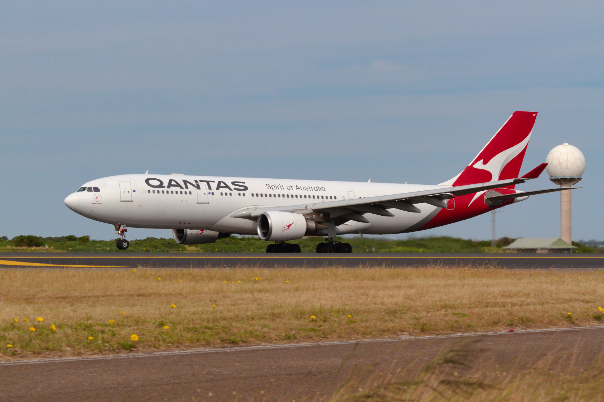 Qantas Airbus A330-200 VH-EBP at Kingsford Smith