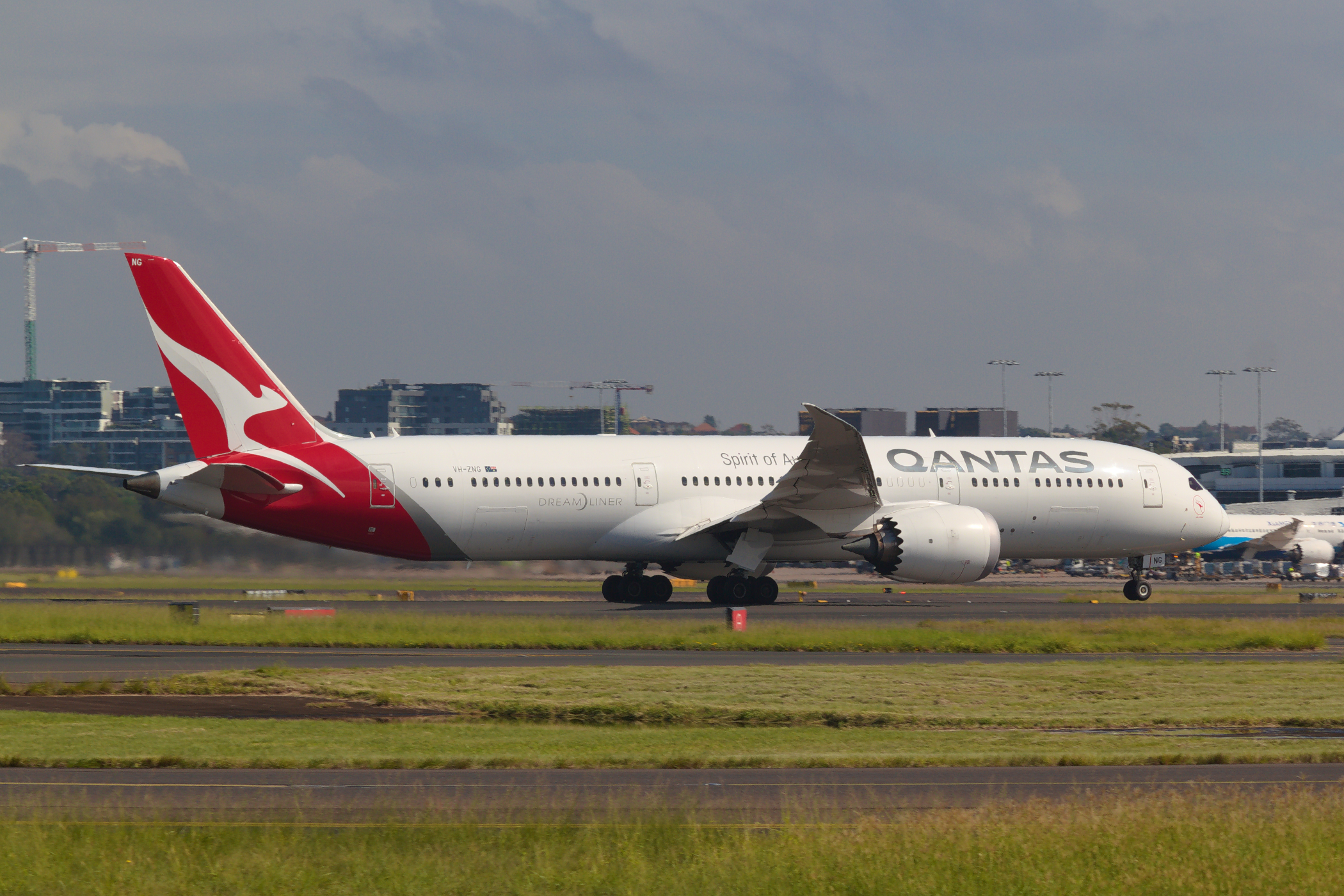 Qantas Boeing 787-900 VH-ZNG at Kingsford Smith