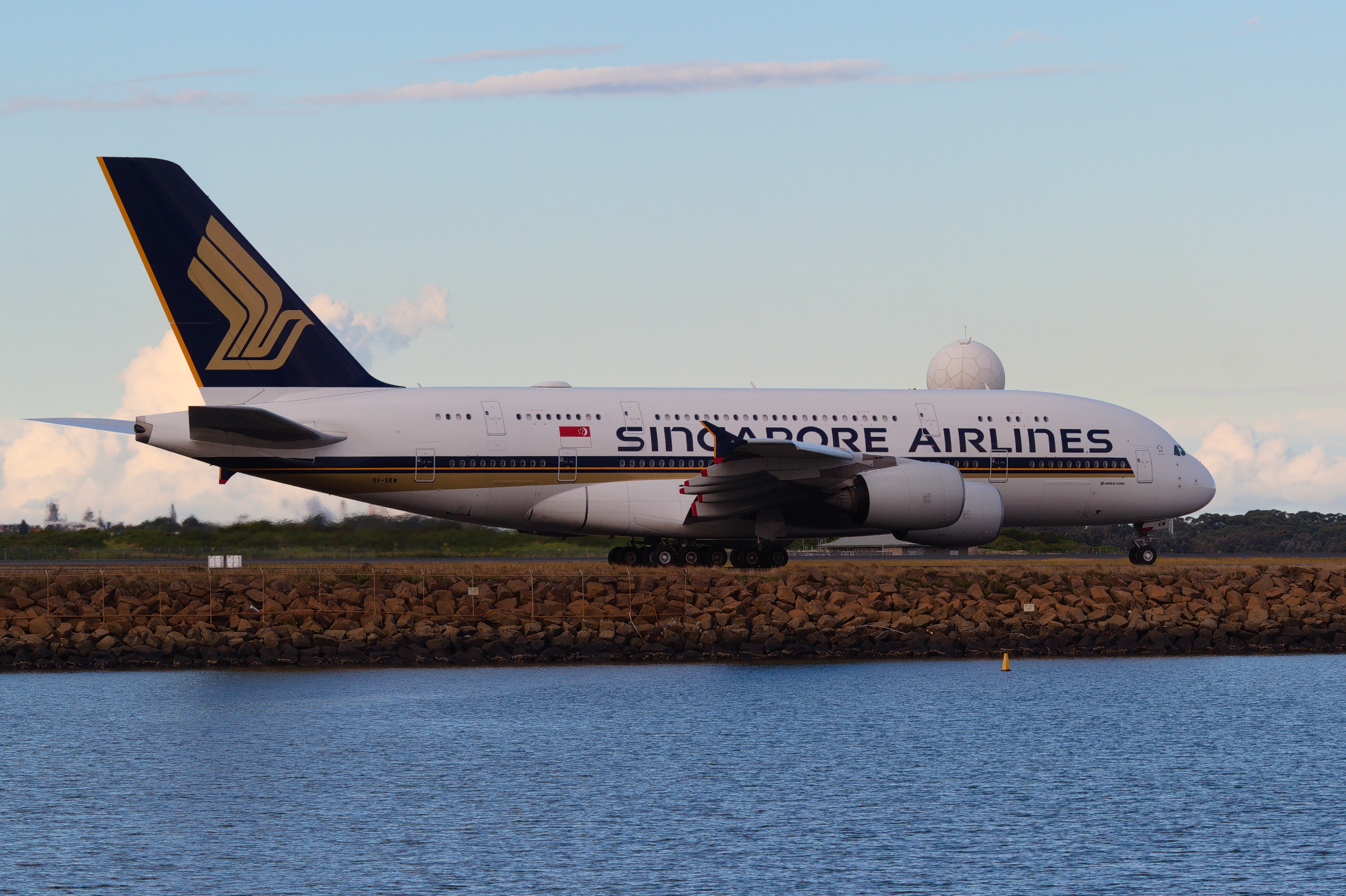 Singapore Airlines Airbus A380-800 9V-SKW at Kingsford Smith