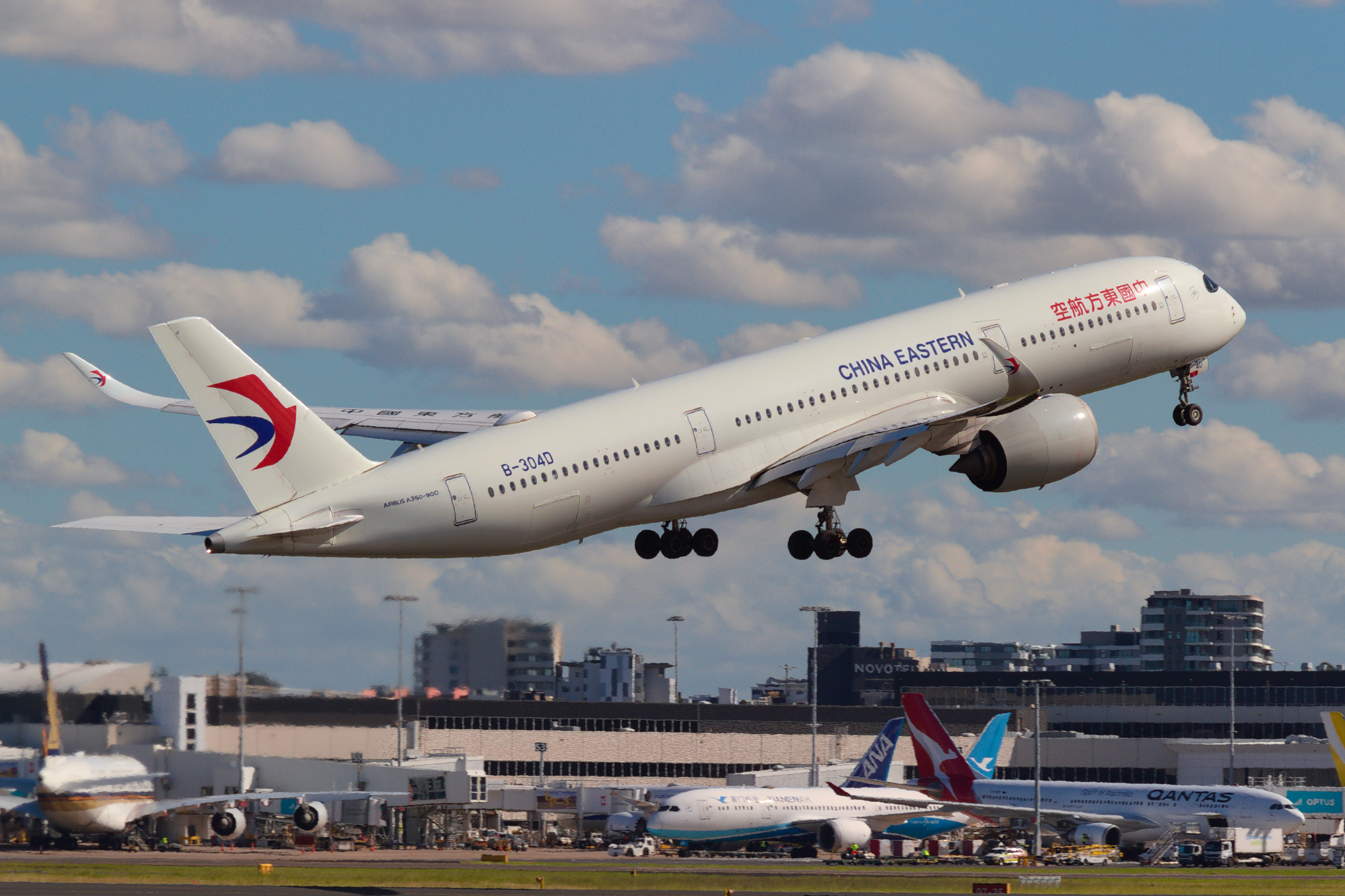 China Eastern Airlines Airbus A350-900 B-304D at Kingsford Smith