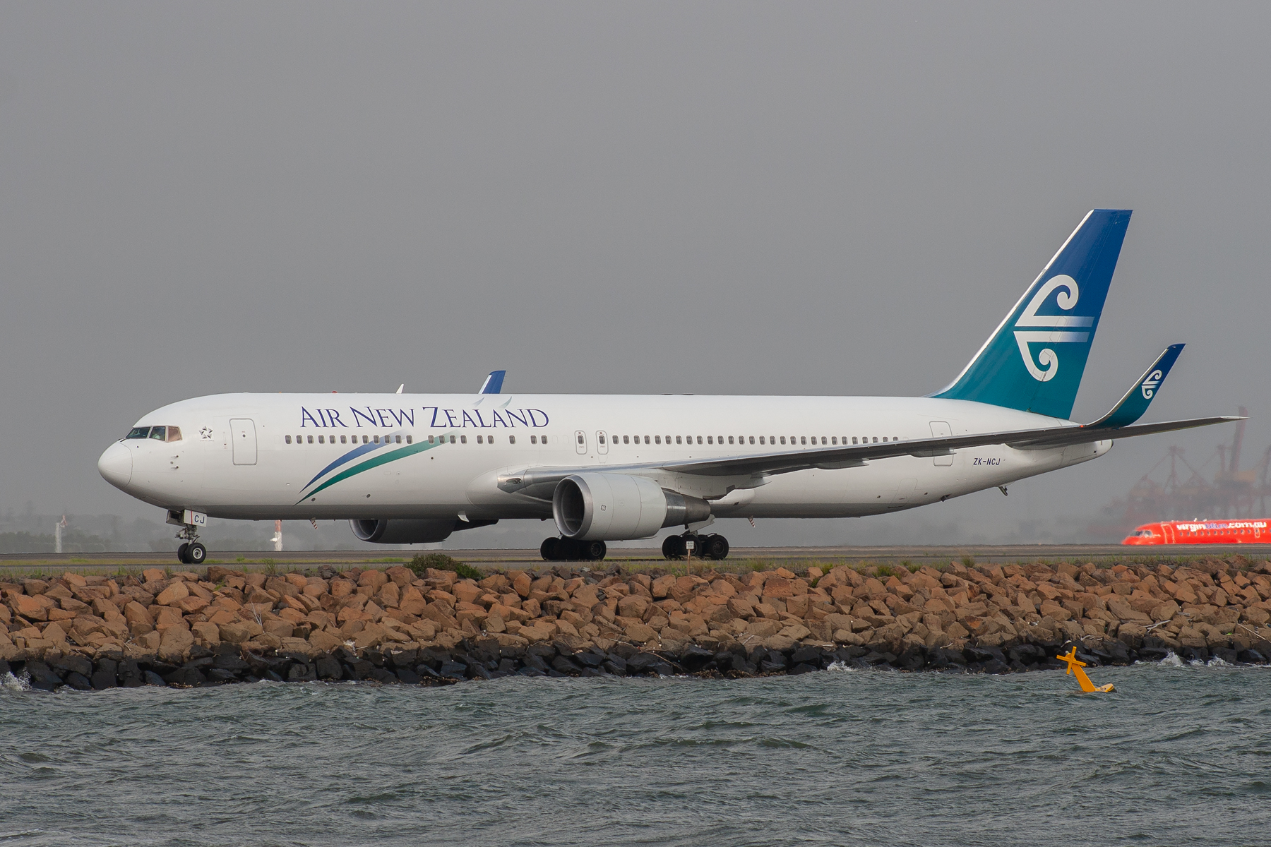 Air New Zealand Boeing 767-300 ZK-NCJ at Kingsford Smith