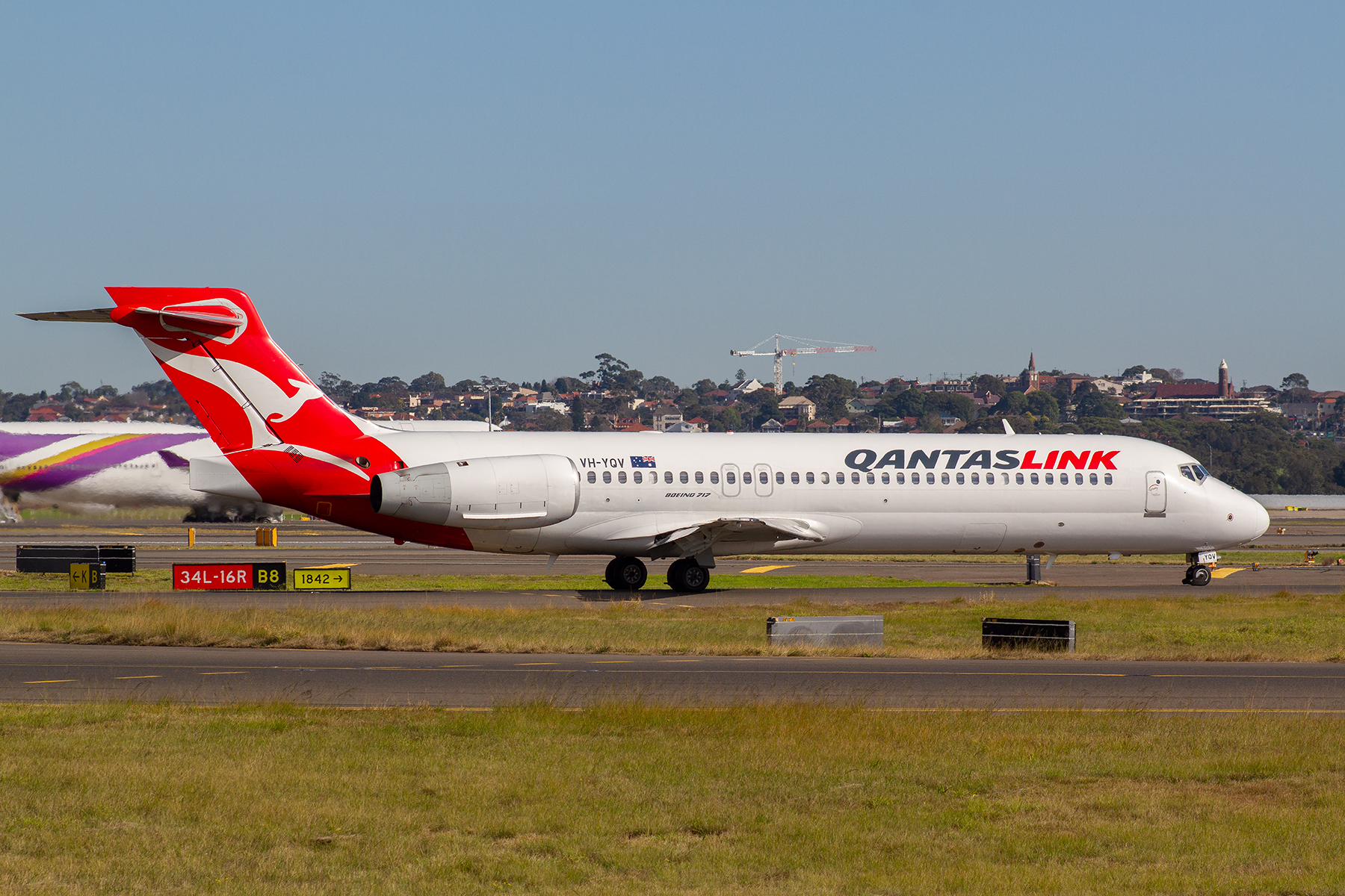 QantasLINK Boeing 717-200 VH-YQV at Kingsford Smith