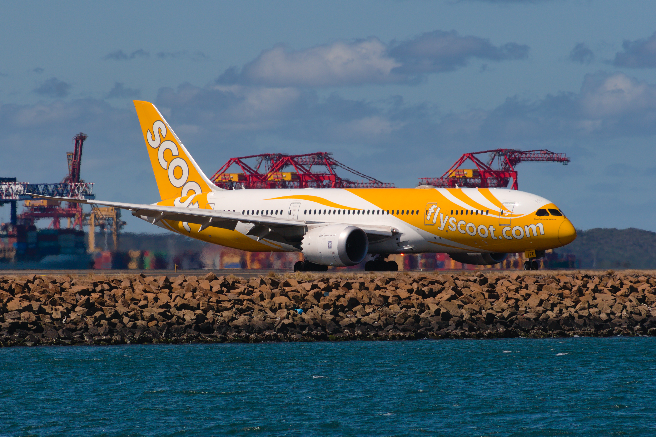 Scoot Boeing 787-800 9V-OFE at Kingsford Smith