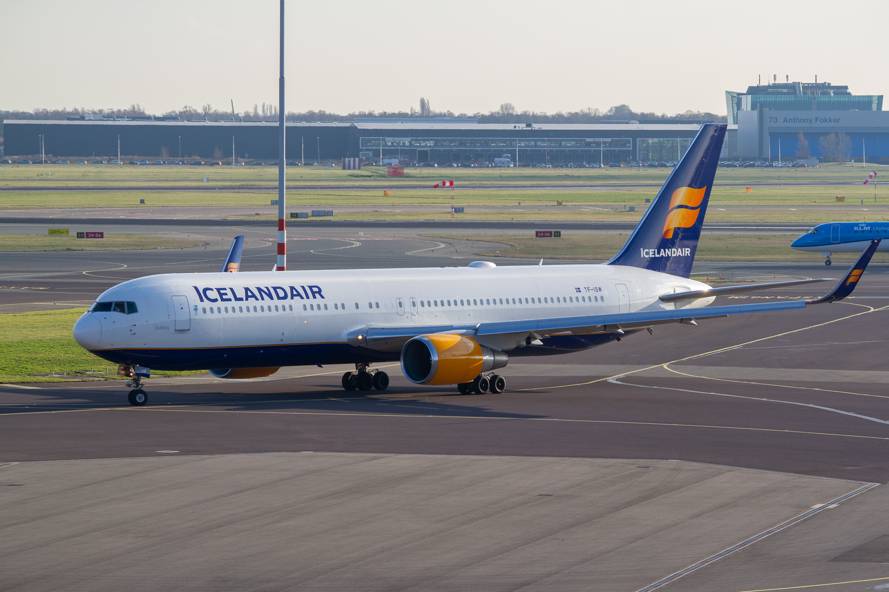 Icelandair Boeing 767-300 TF-ISW at Schiphol