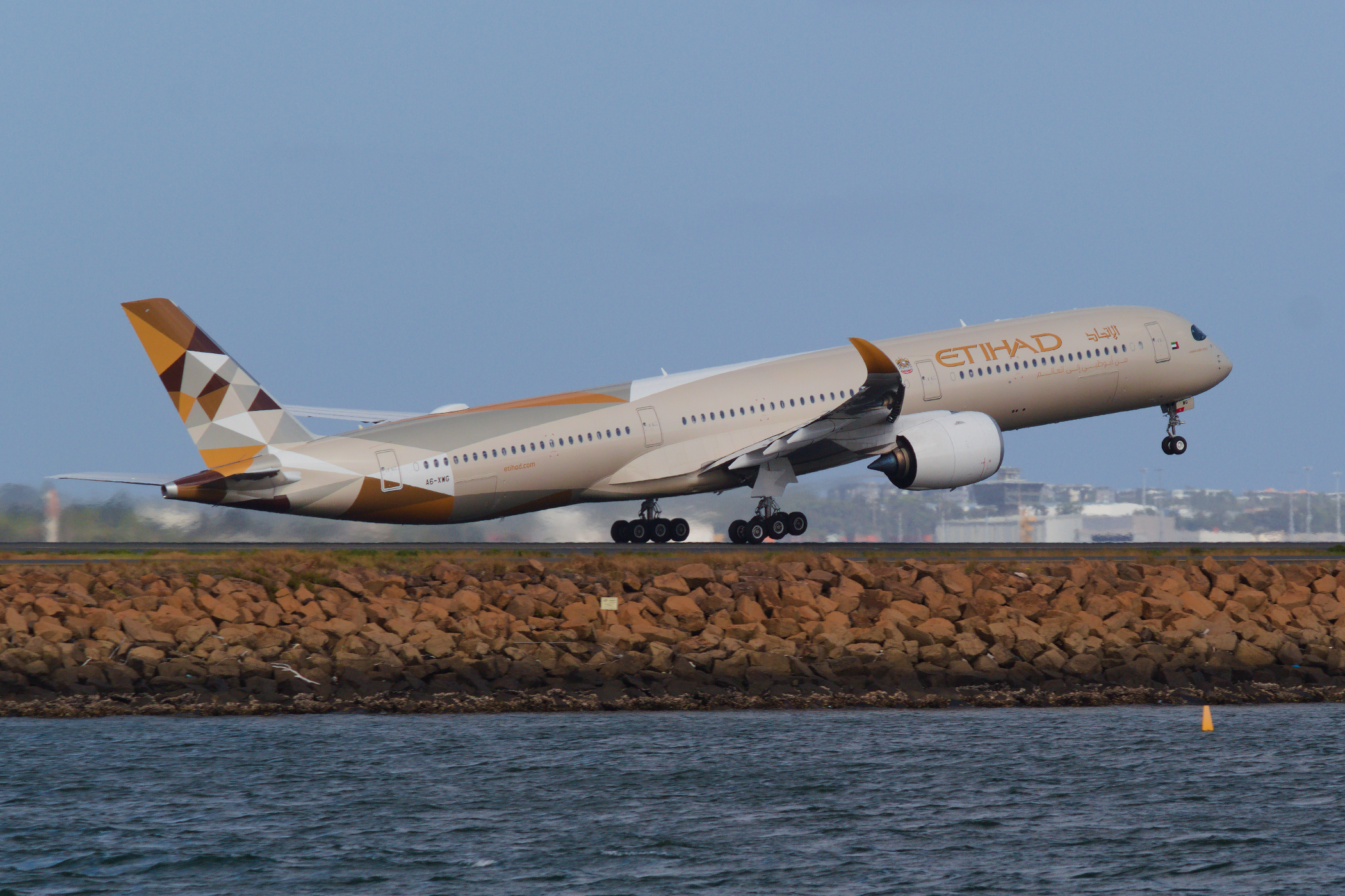 Etihad Airways Airbus A350-1000 A6-XWG at Kingsford Smith