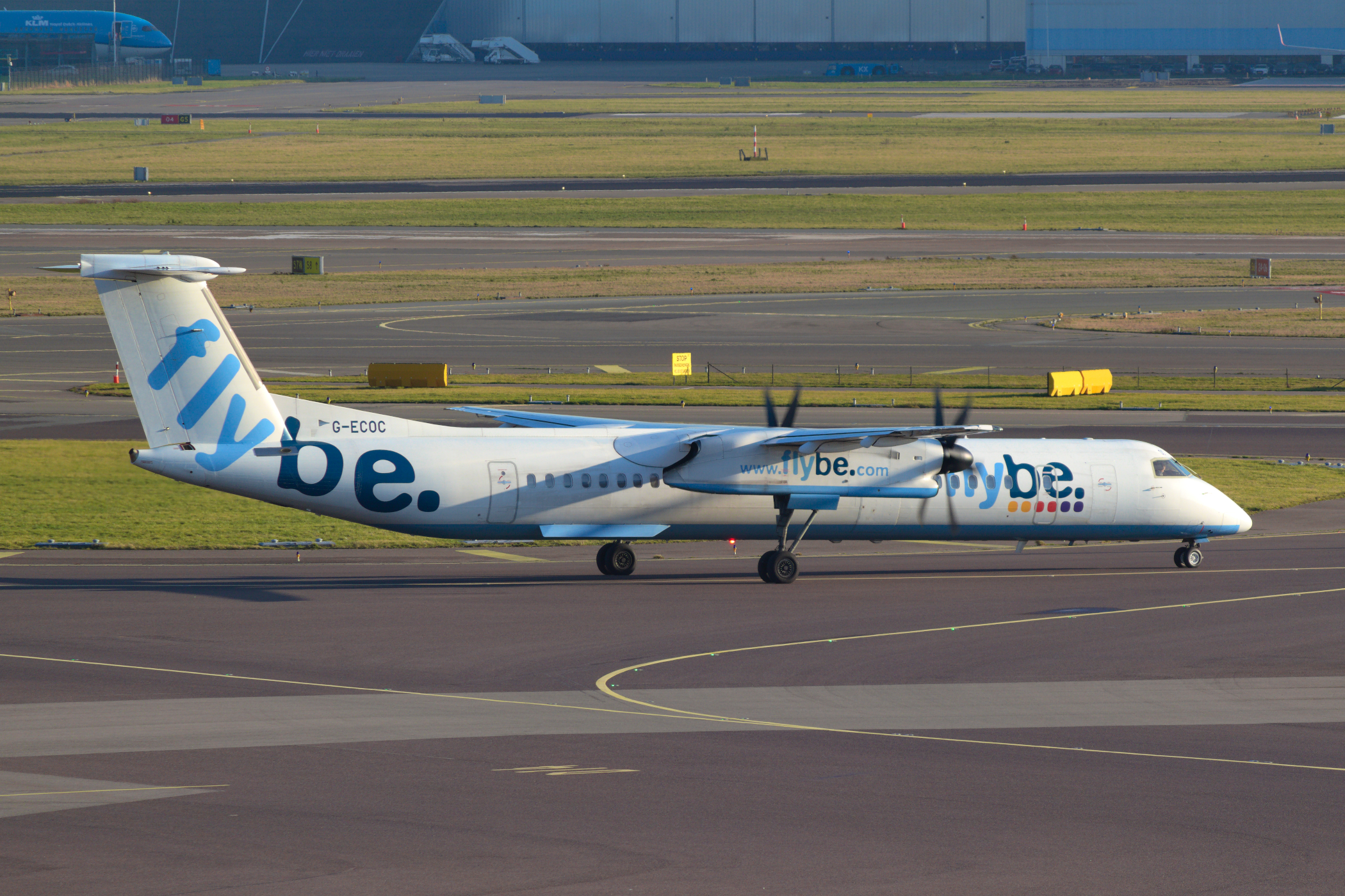 FlyBe deHavilland Canada DHC8-Q400 G-ECOC at Schiphol