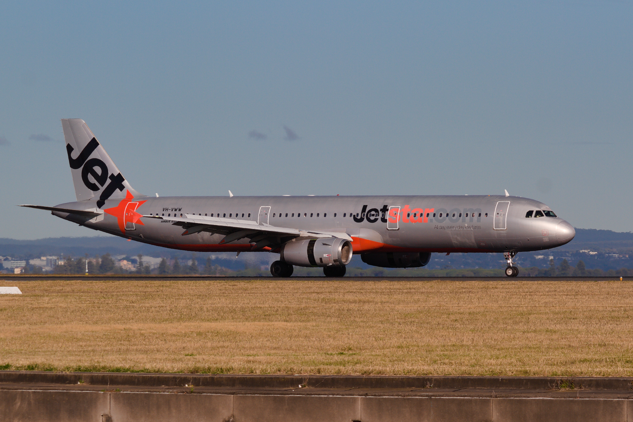 Jetstar Airways Airbus A321-200 VH-VWW at Kingsford Smith