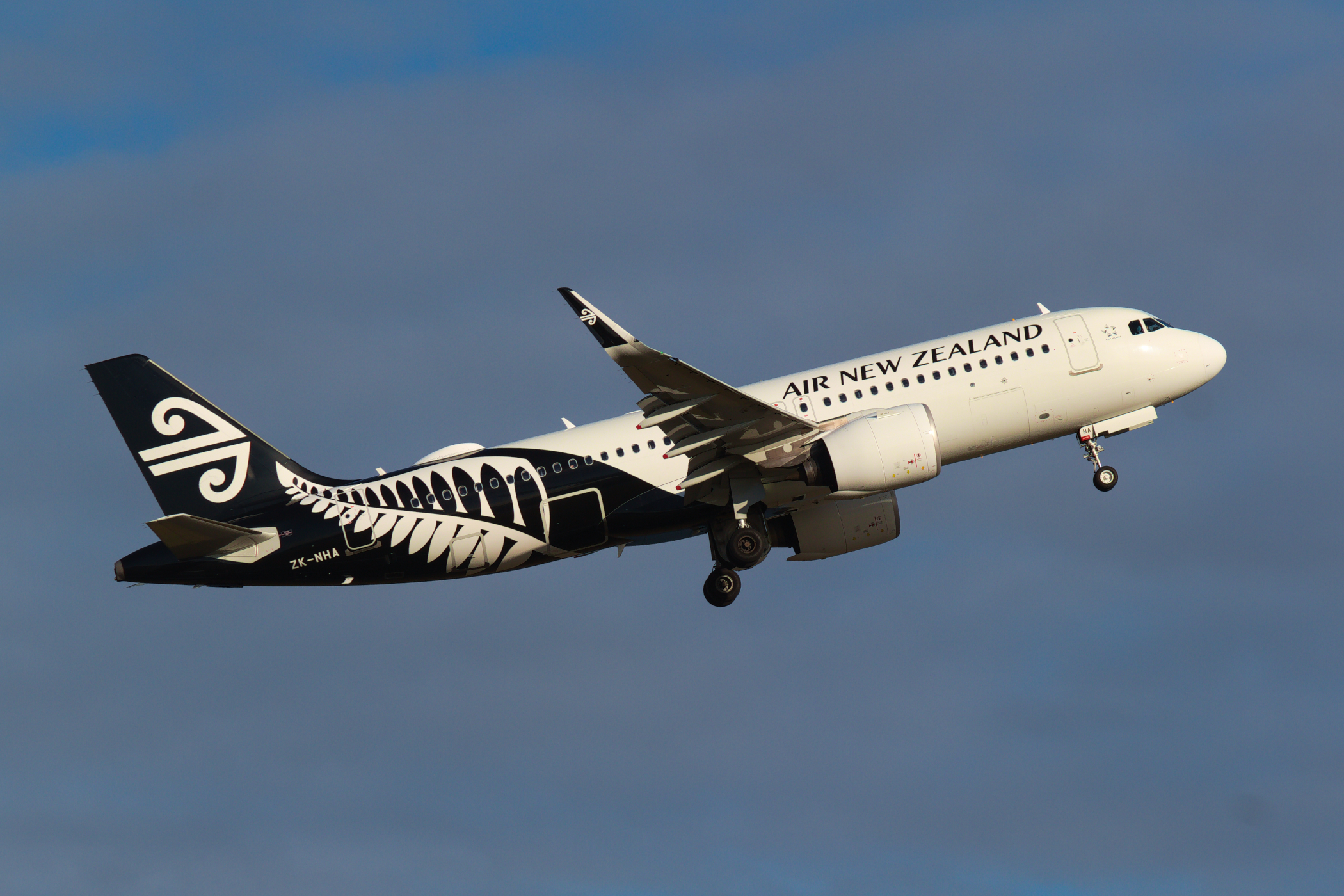 Air New Zealand Airbus A320NEO-200 ZK-NHA at Kingsford Smith