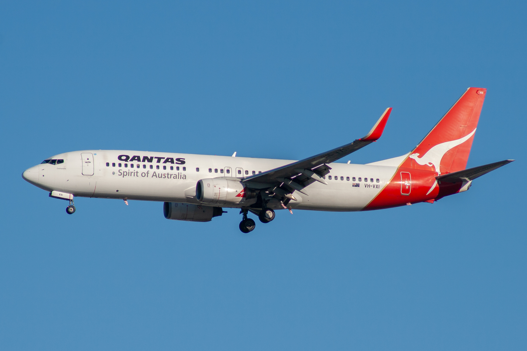 Qantas Boeing 737-800 VH-VXI at Kingsford Smith