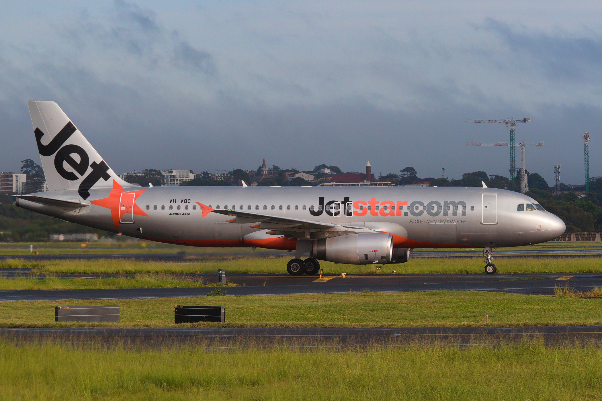 Jetstar Airways Airbus A320-200 VH-VQC at Kingsford Smith