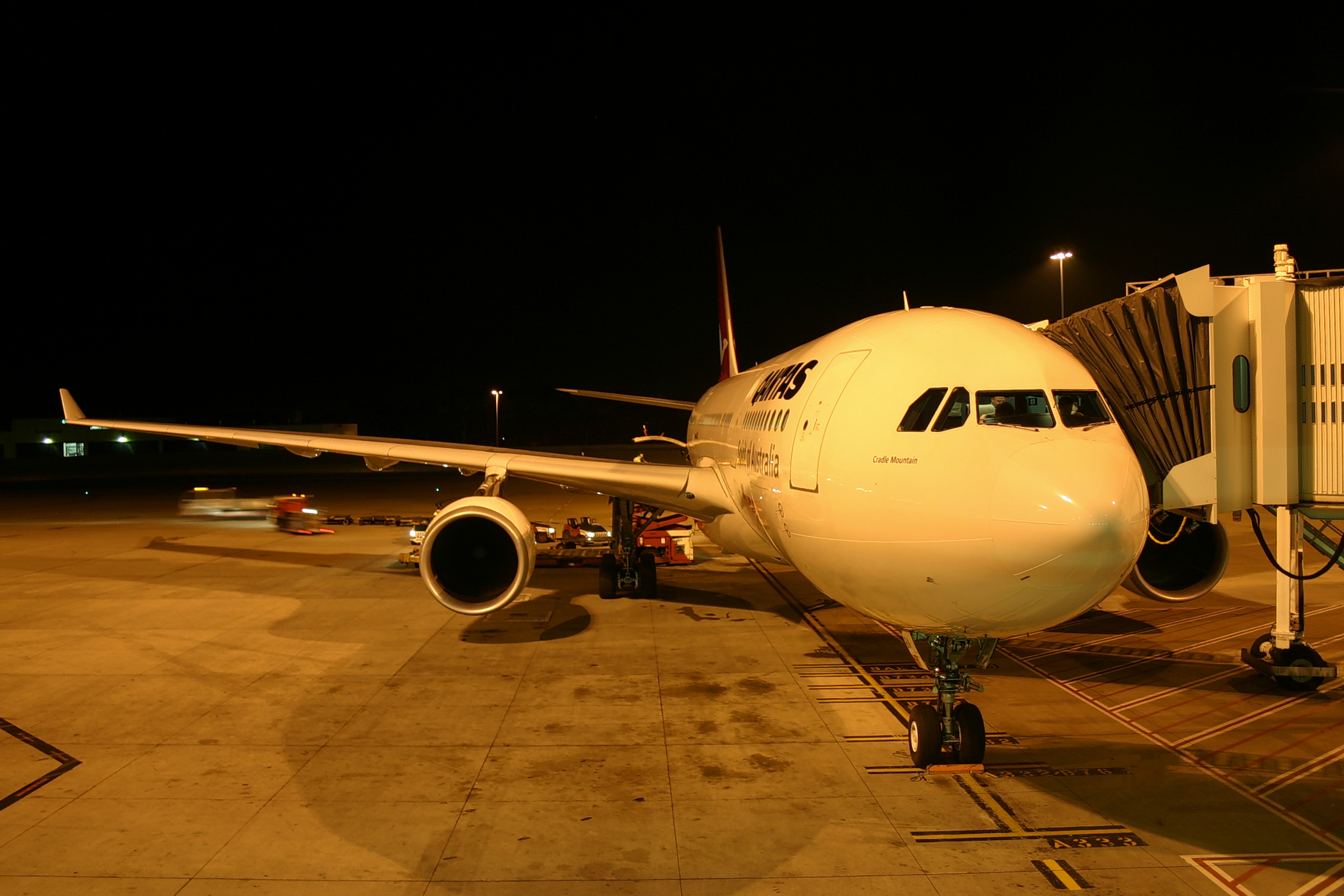 Qantas Airbus A330-200 VH-EBA at Tullamarine
