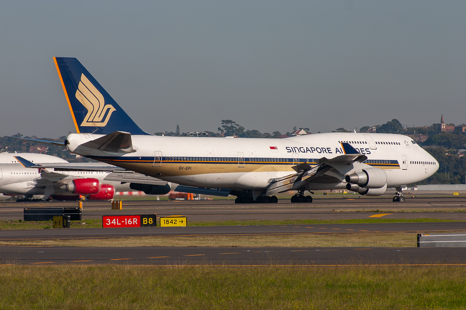 Singapore Airlines Boeing 747-400 9V-SPI at Kingsford Smith